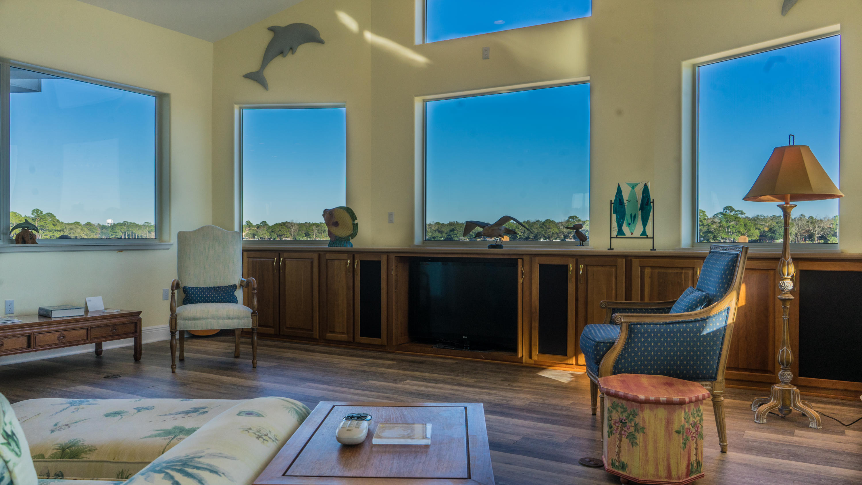 MOONEYS E A S/D - Residential