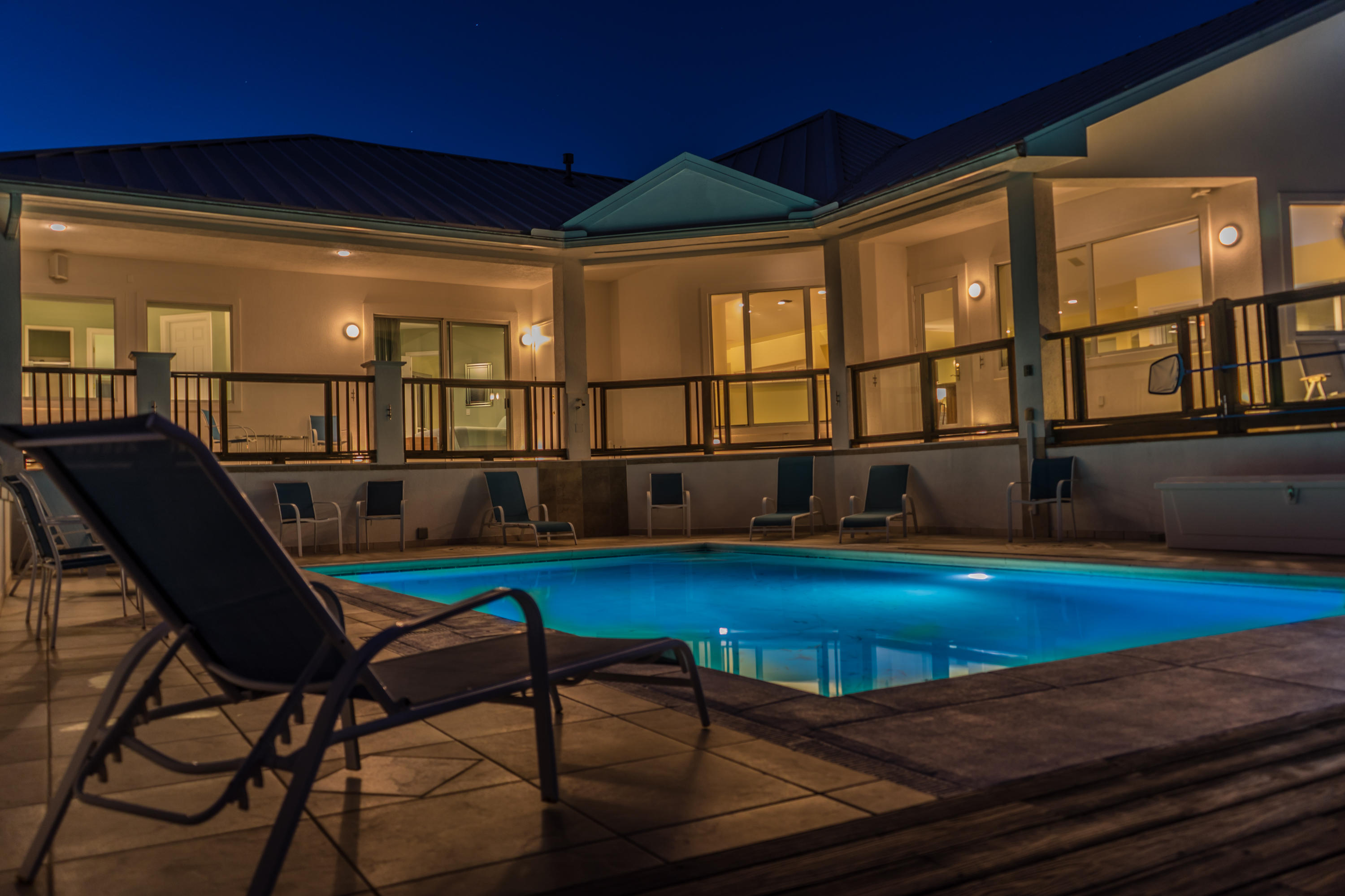 MOONEYS E A S/D - Residential