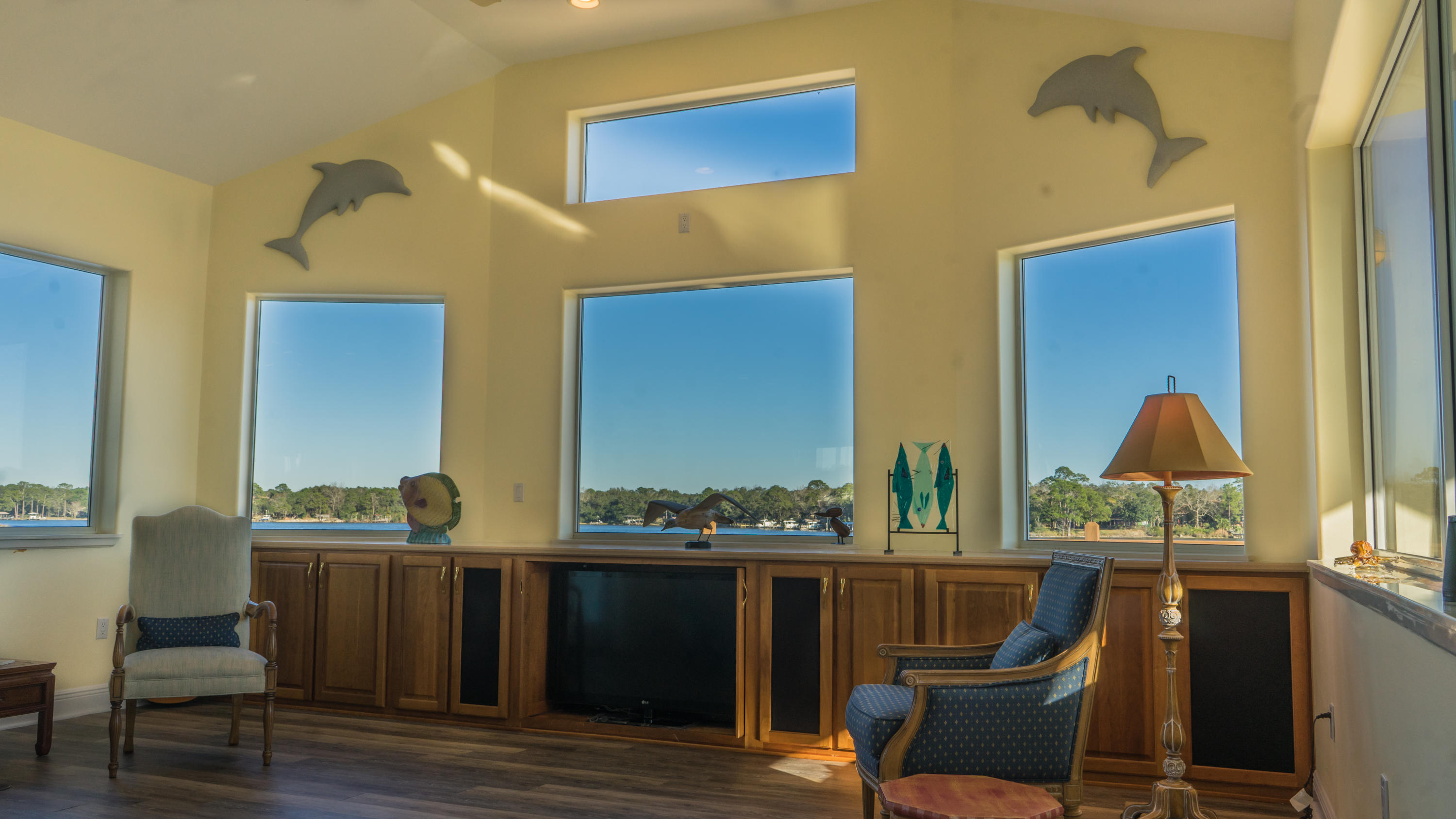 MOONEYS E A S/D - Residential