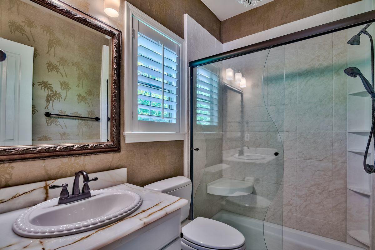 BAYTOWNE AVENUE - Residential