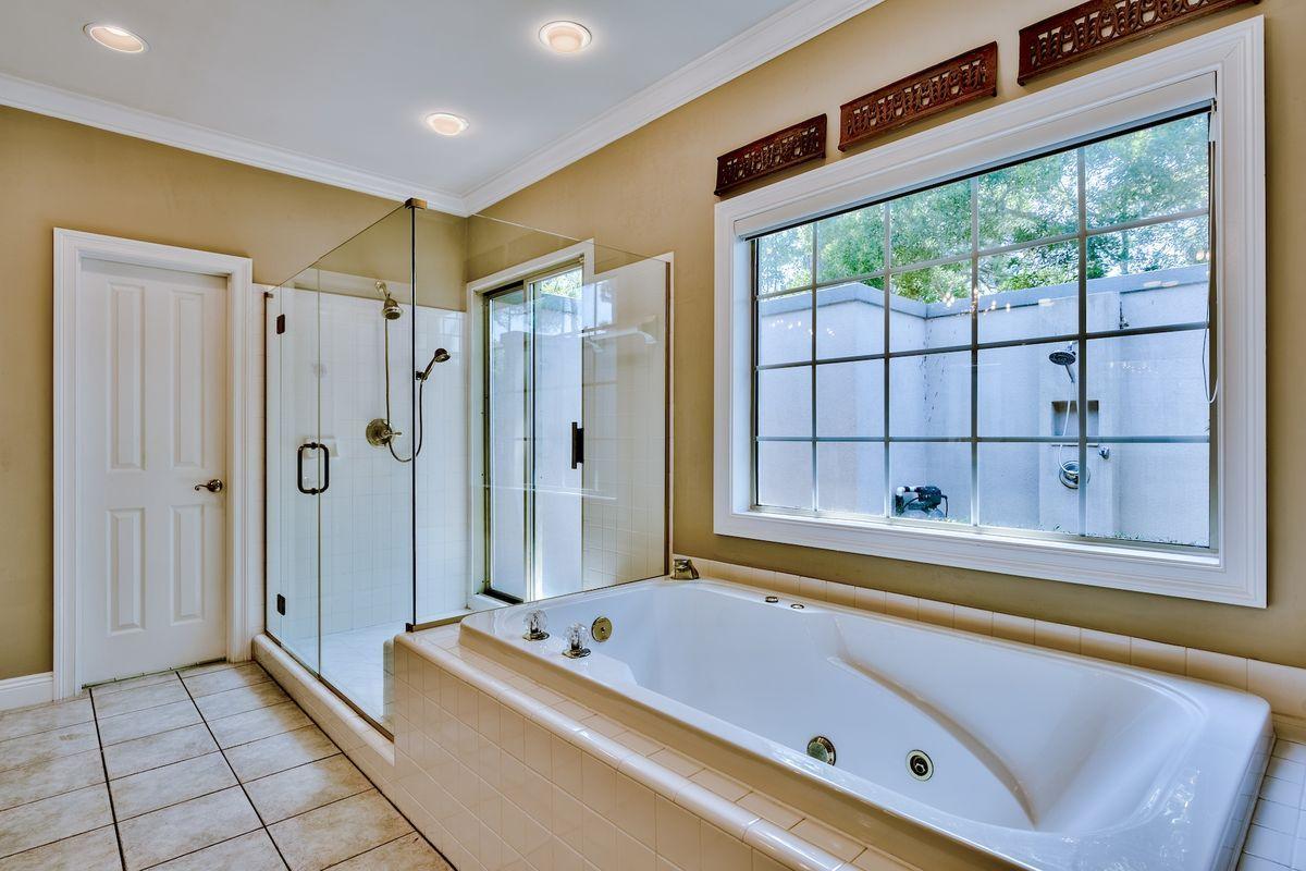BAYTOWNE AVENUE - Residential