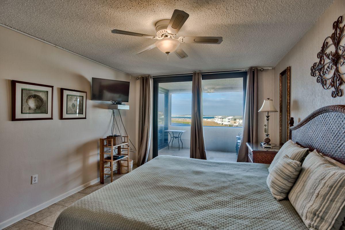 Jetty East Condominium - Residential