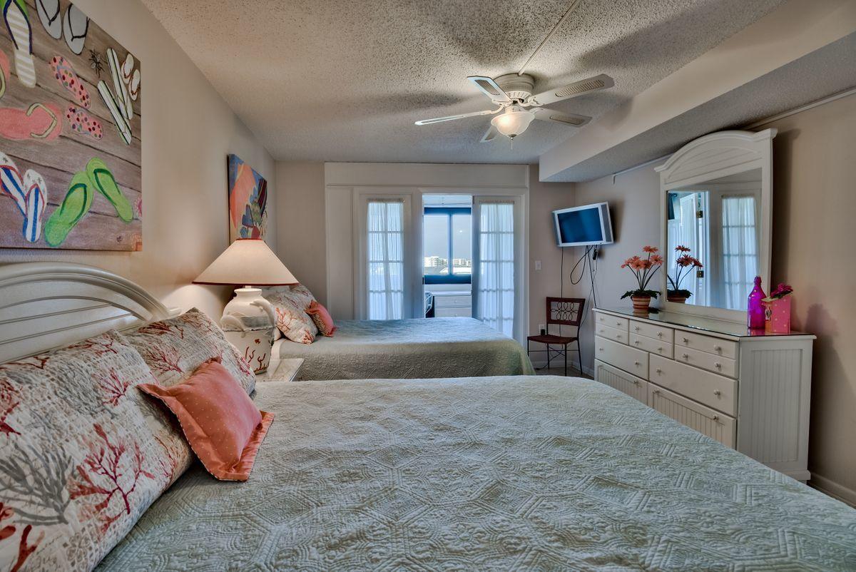 Jetty East Condominium - Residential