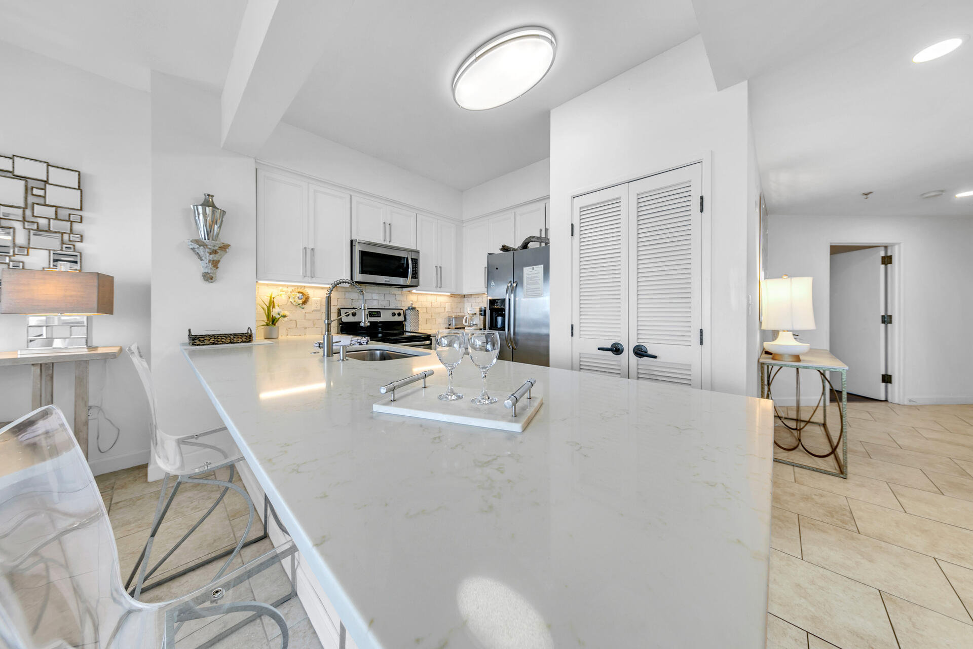 550 Tops L Beach Boulevard # 1011
