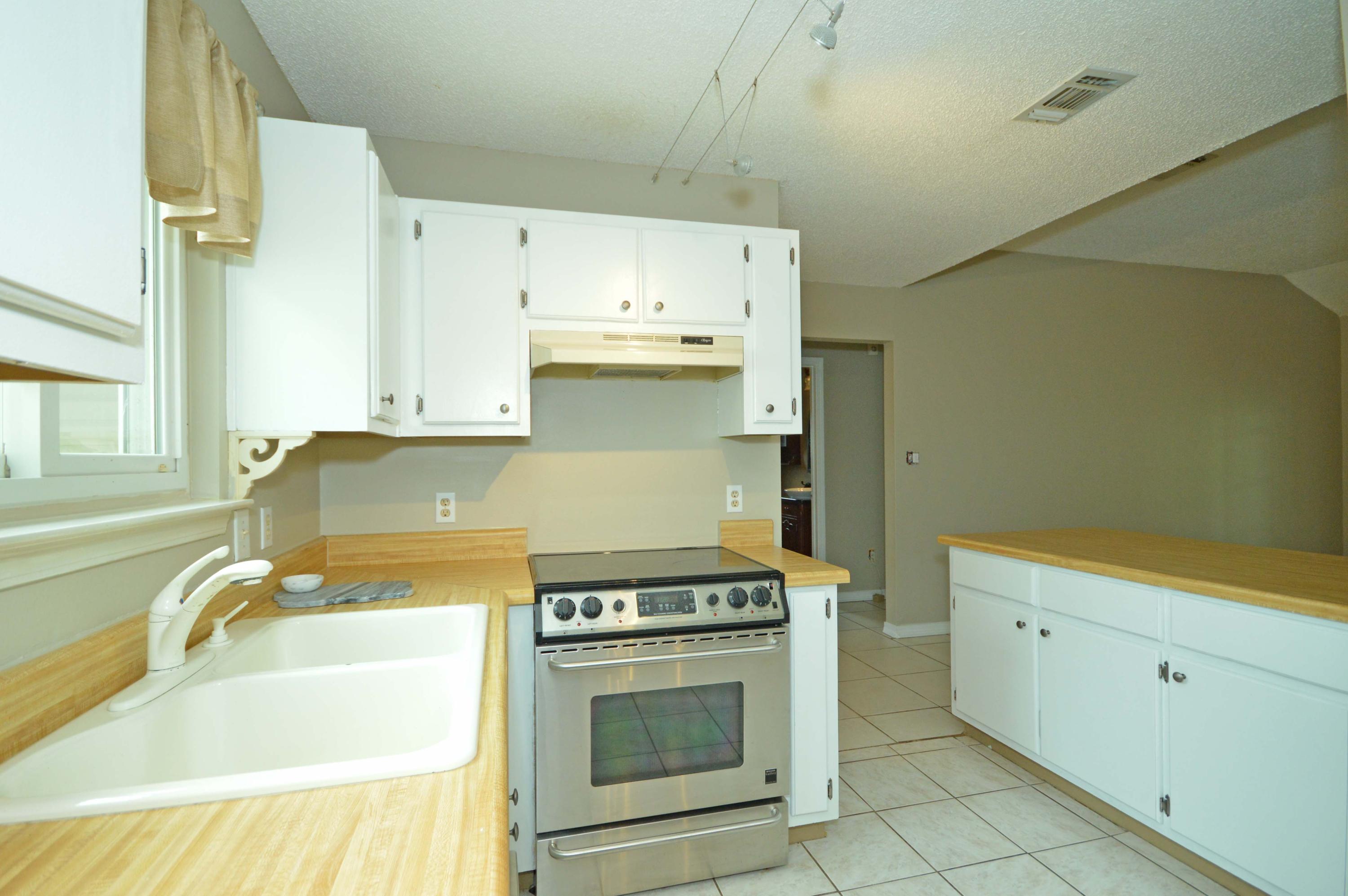 HOLLEY BY THE SEA - Residential