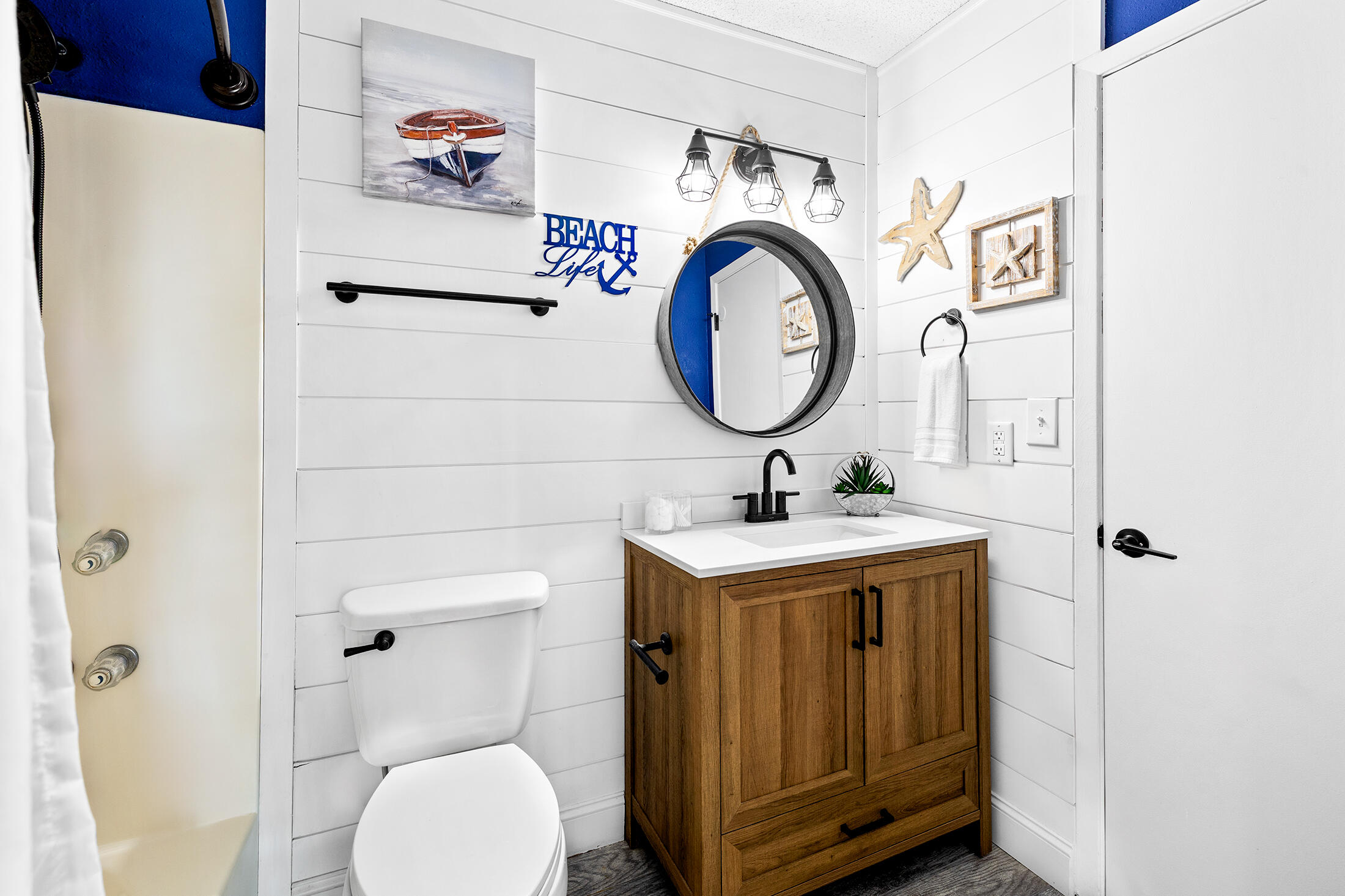 PORTSIDE CONDO - Residential
