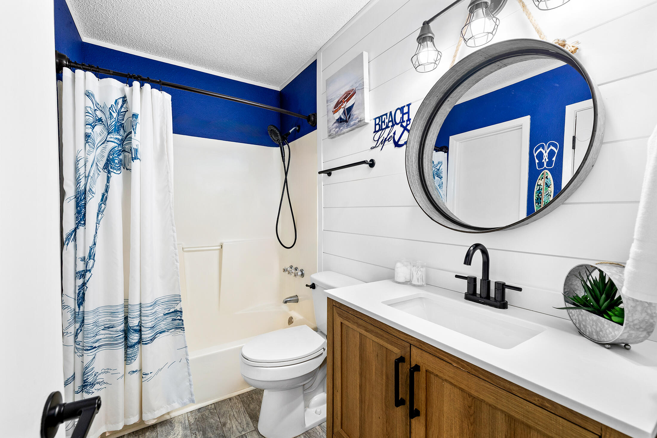 PORTSIDE CONDO - Residential