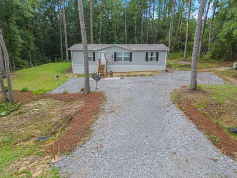 A home in DeFuniak Springs