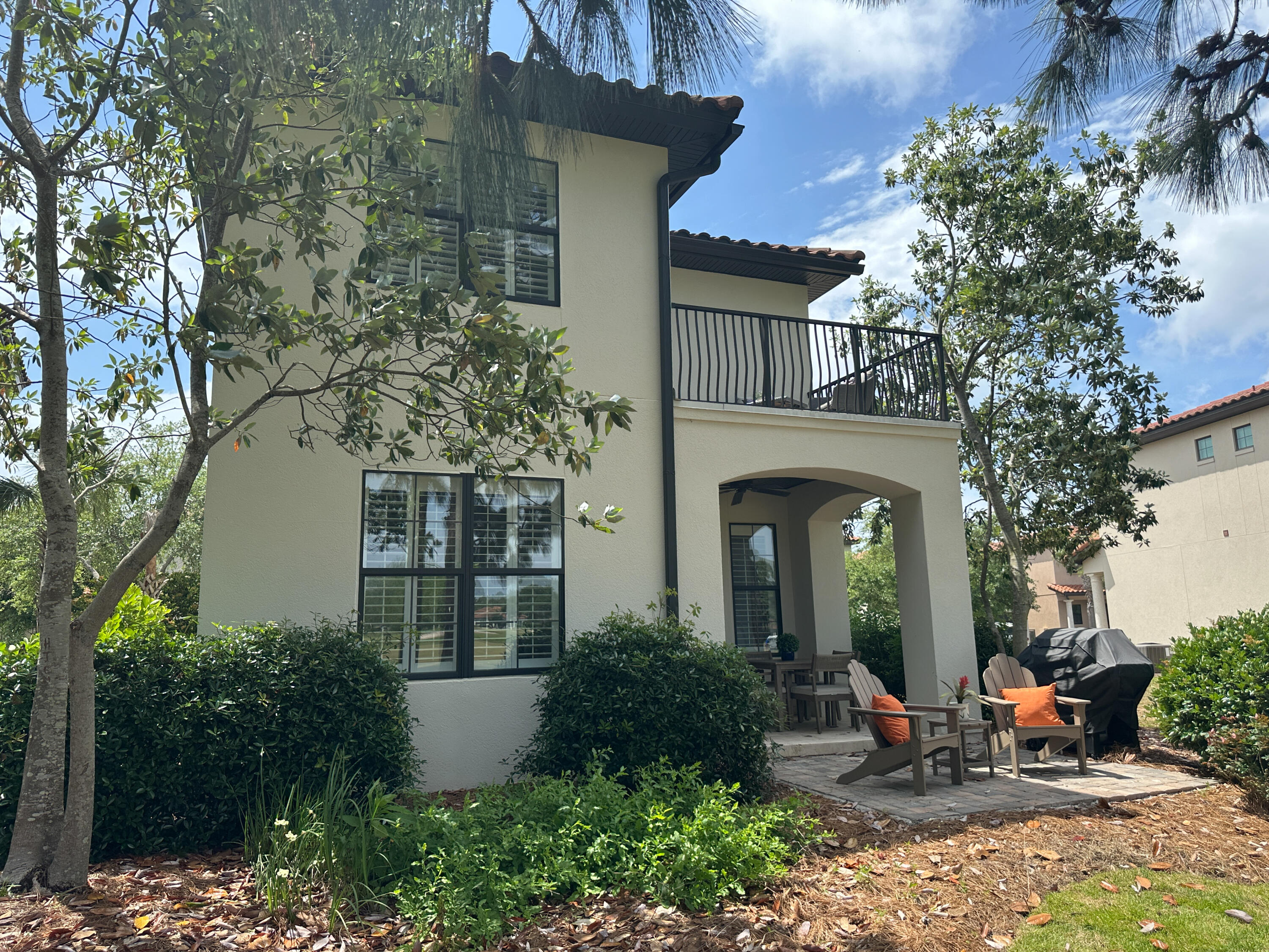 VILLA LAGO - Residential