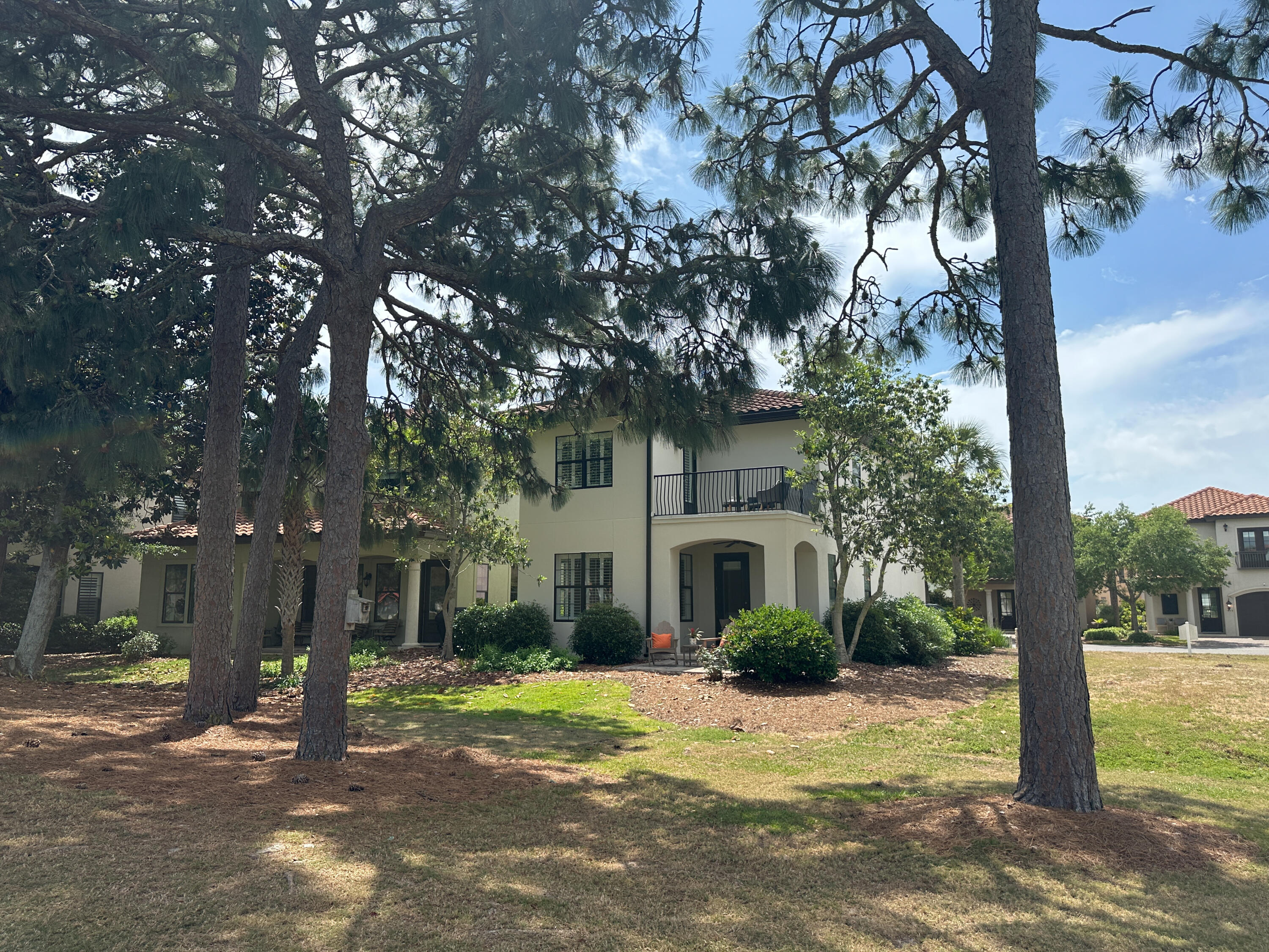 VILLA LAGO - Residential