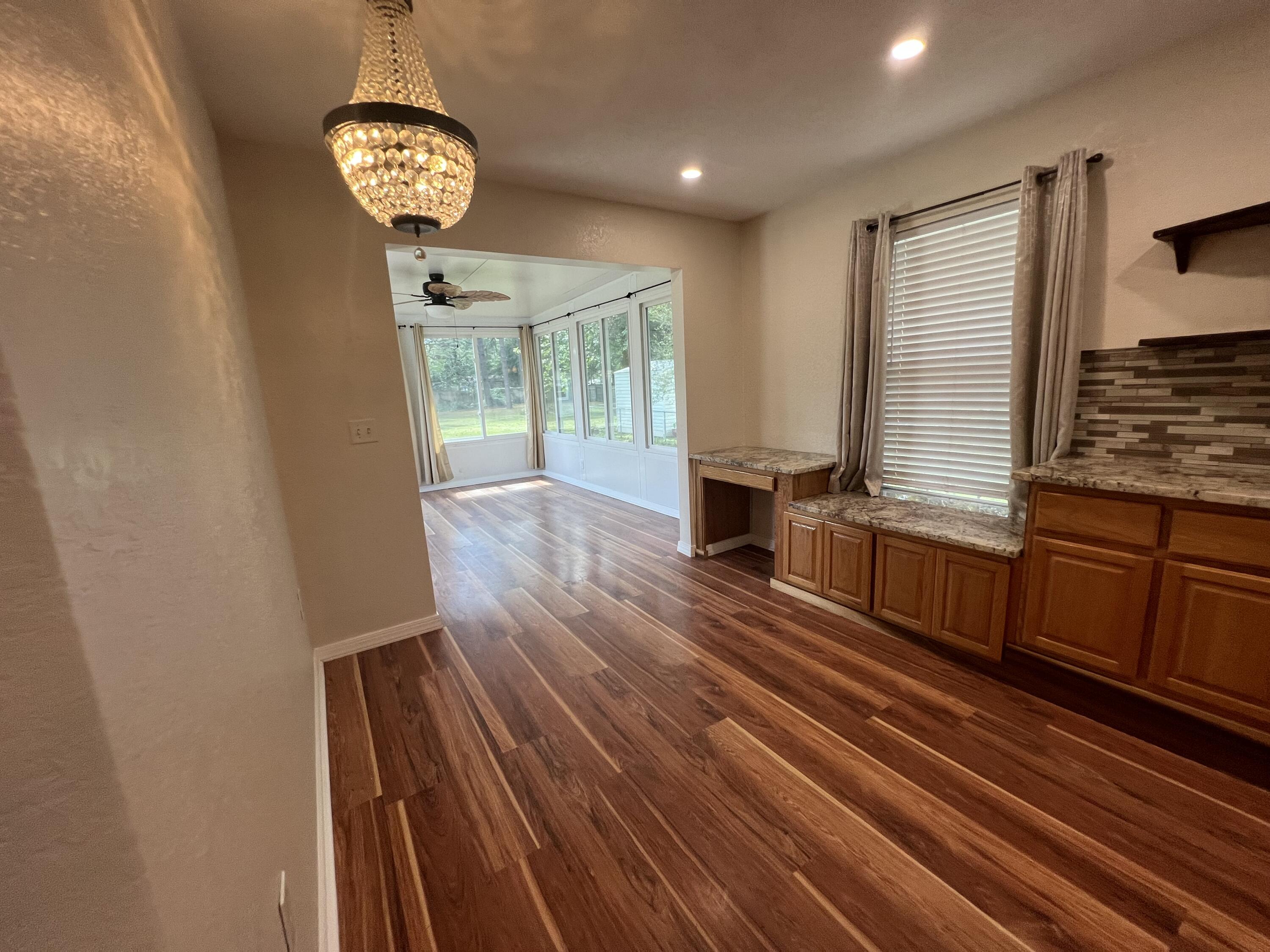 MORRIS ADDN TO CRESTVIEW - Residential