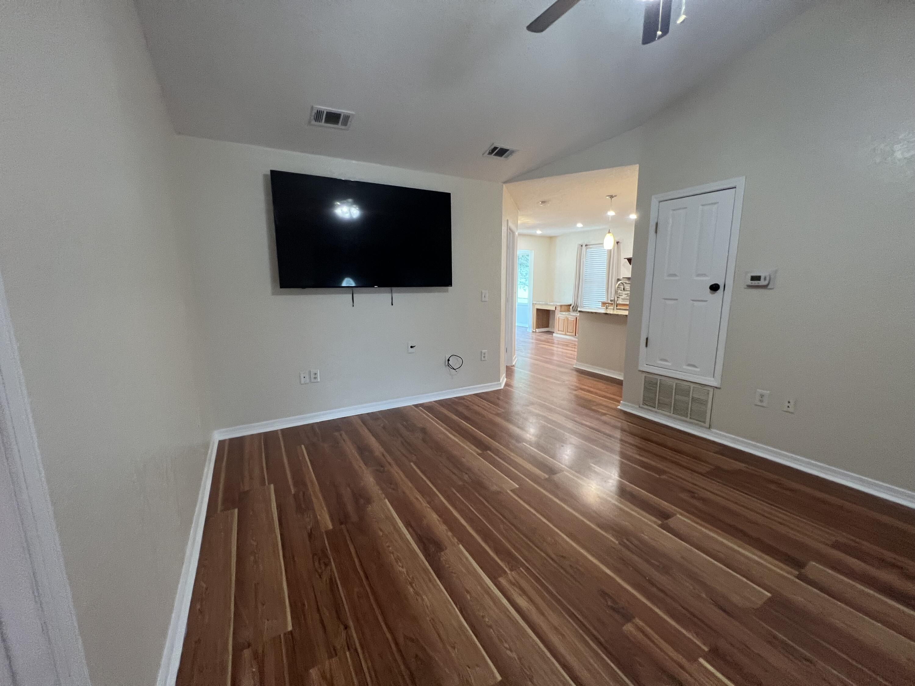 MORRIS ADDN TO CRESTVIEW - Residential