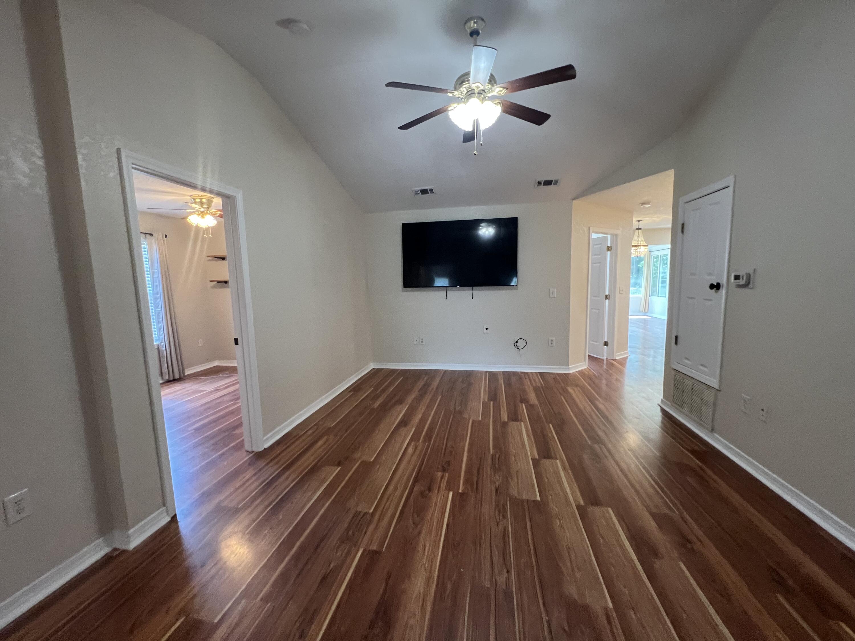 MORRIS ADDN TO CRESTVIEW - Residential