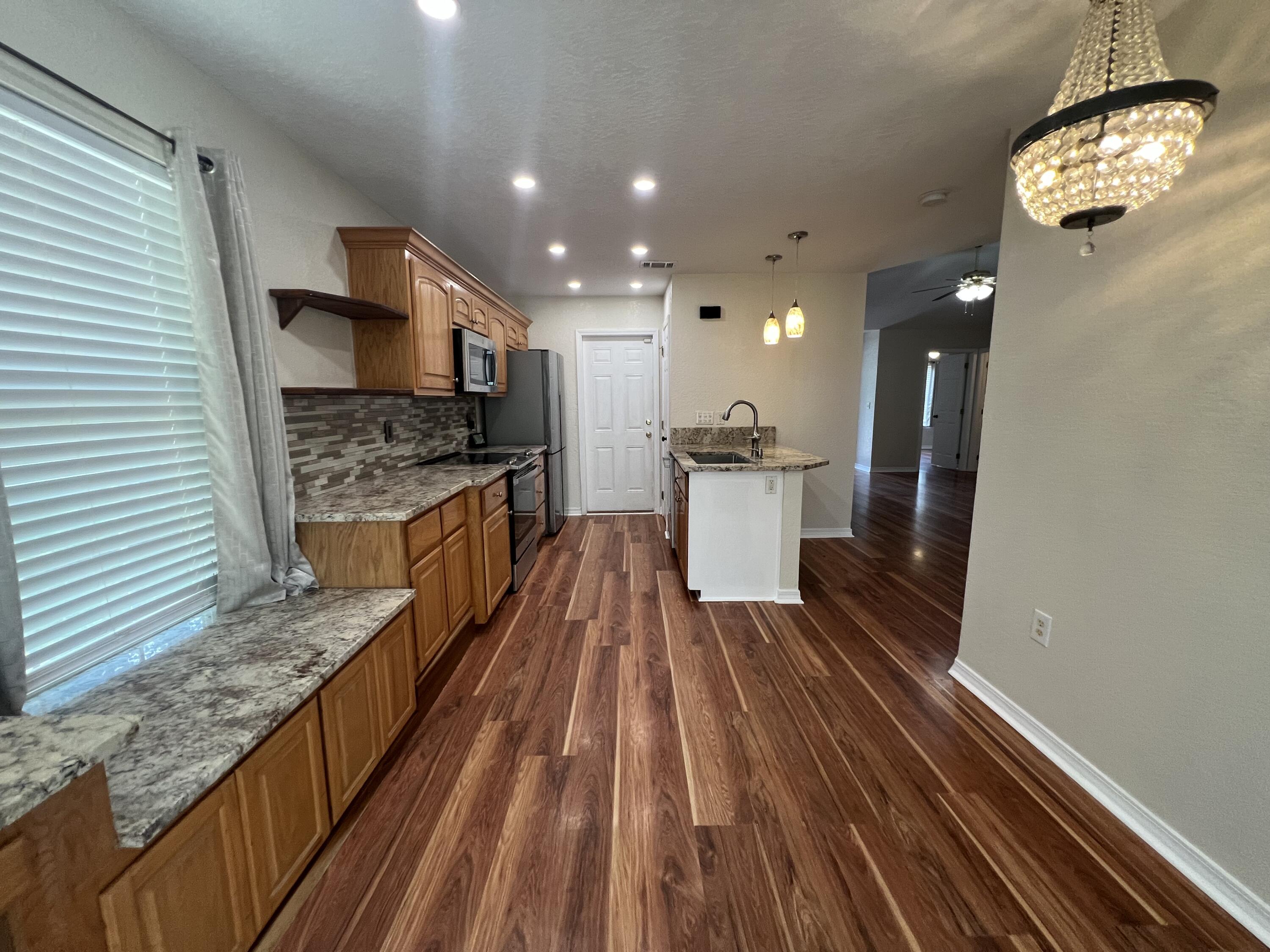 MORRIS ADDN TO CRESTVIEW - Residential