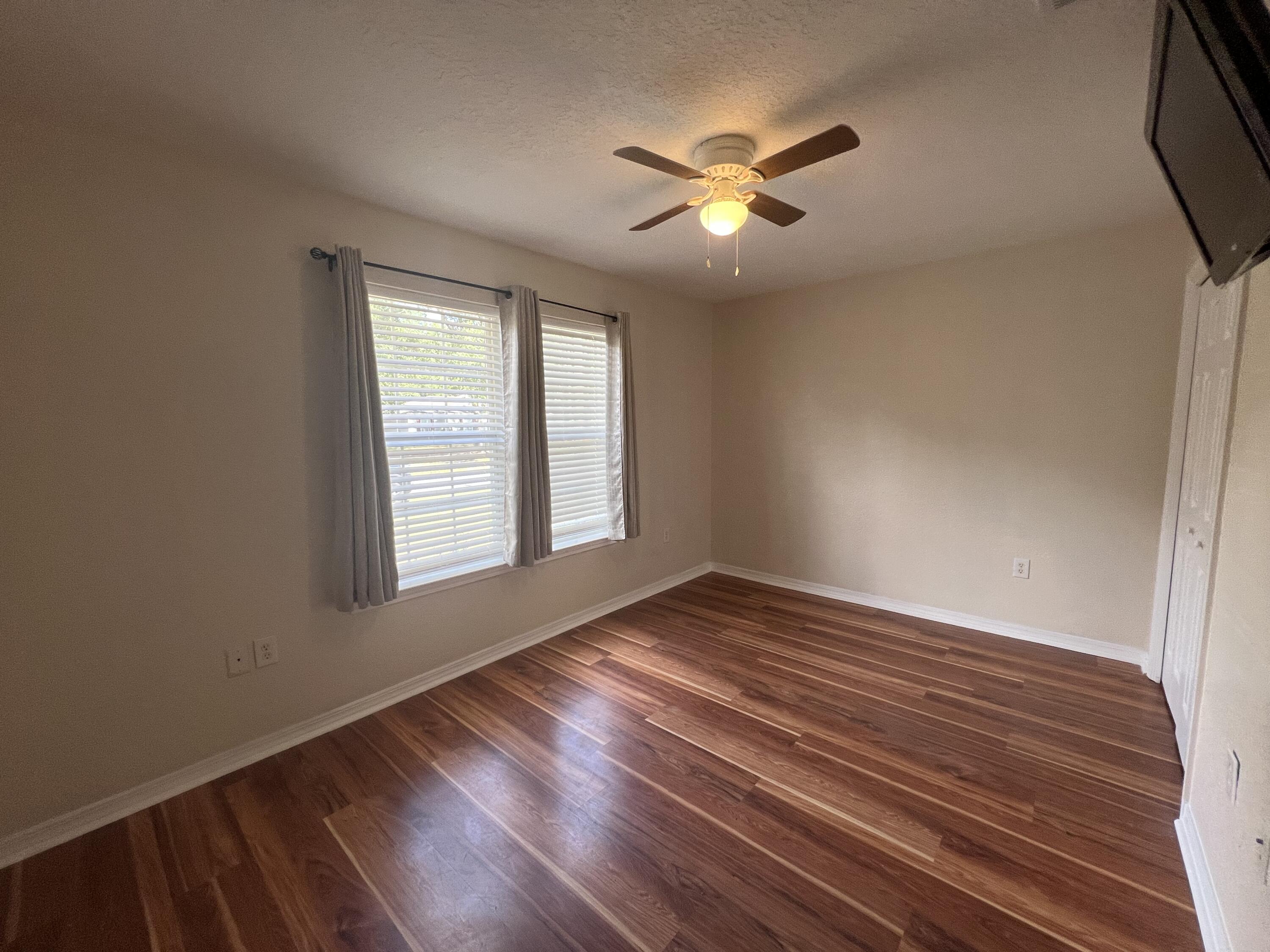 MORRIS ADDN TO CRESTVIEW - Residential