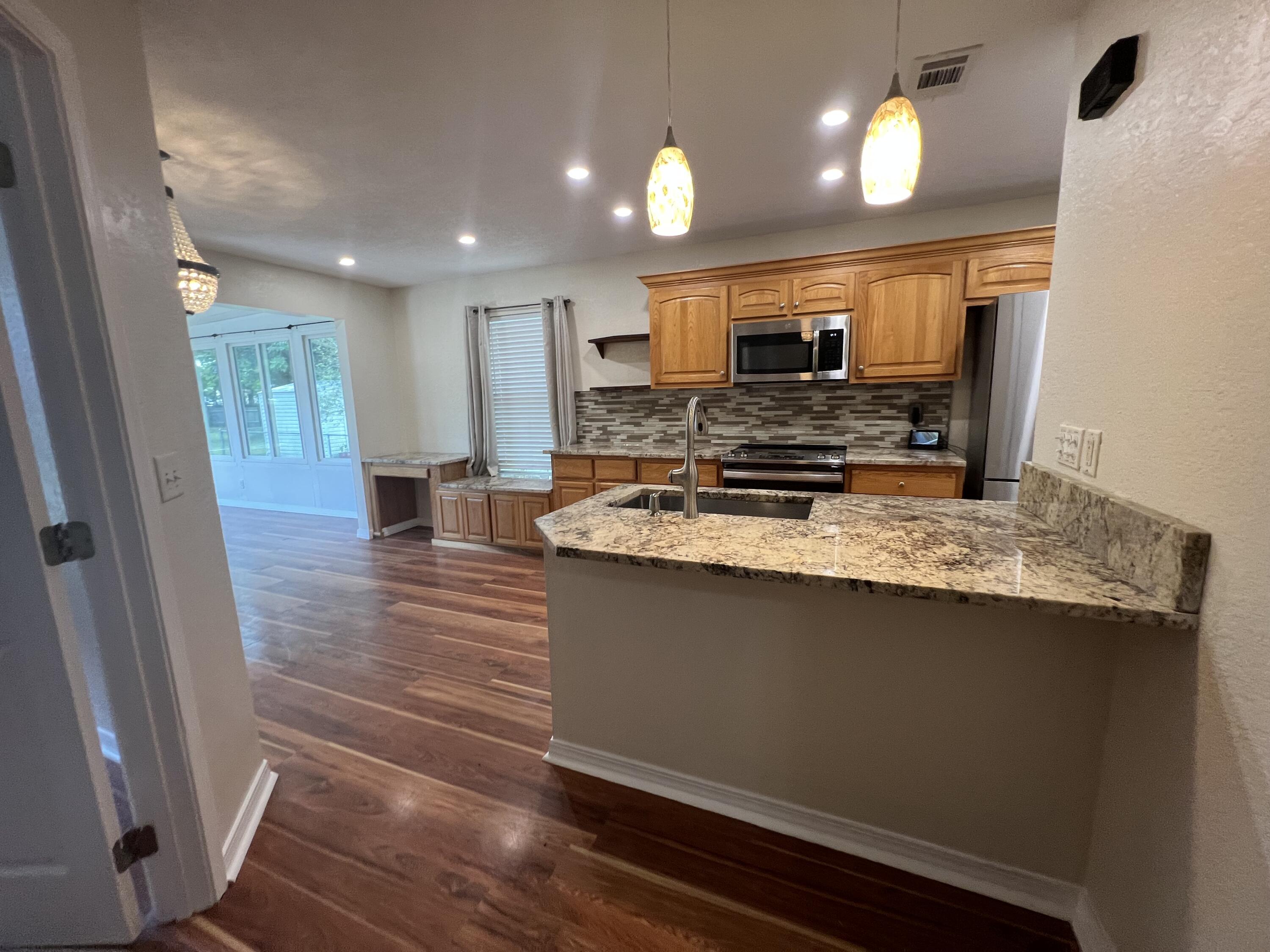 MORRIS ADDN TO CRESTVIEW - Residential