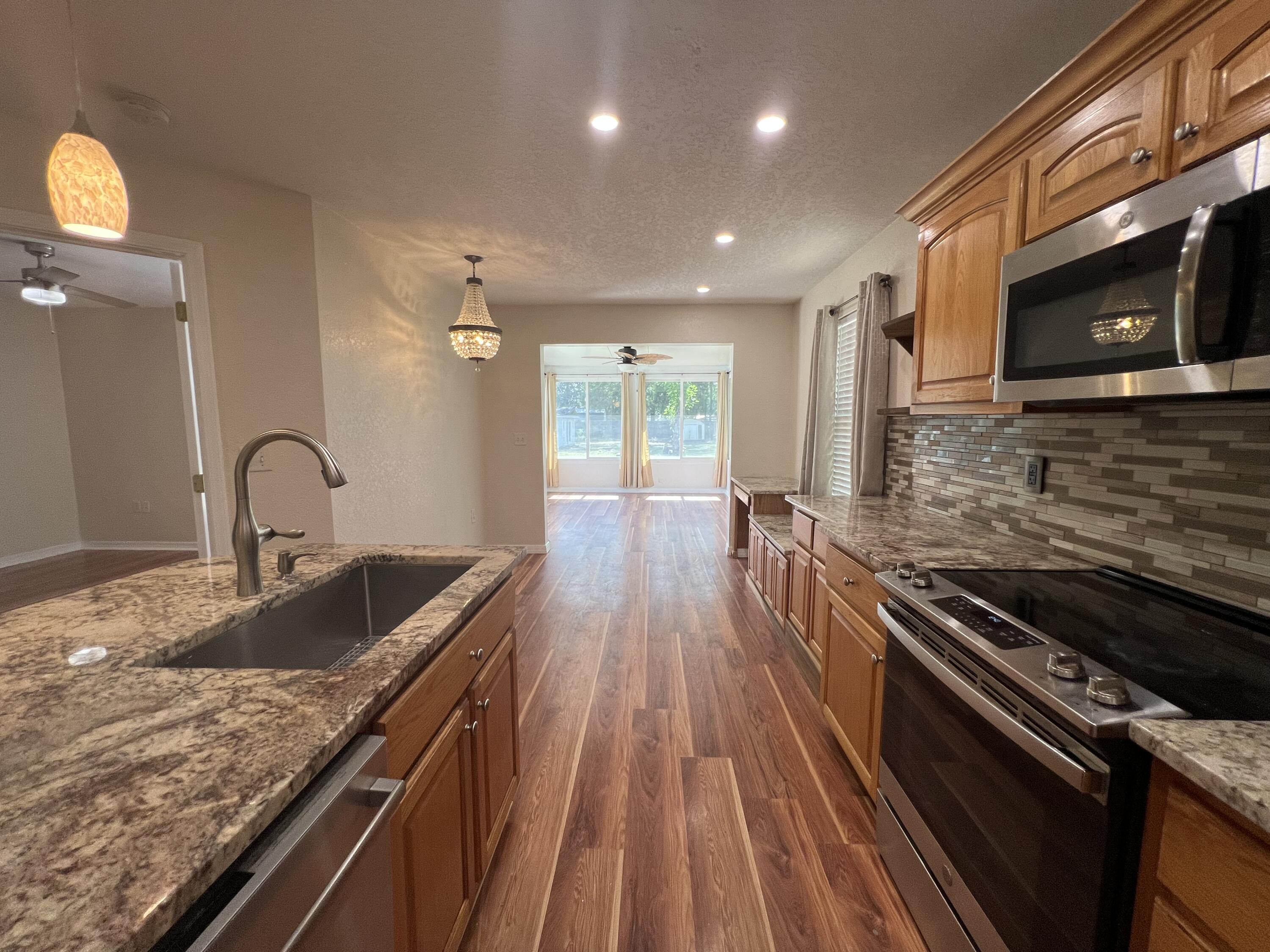 MORRIS ADDN TO CRESTVIEW - Residential
