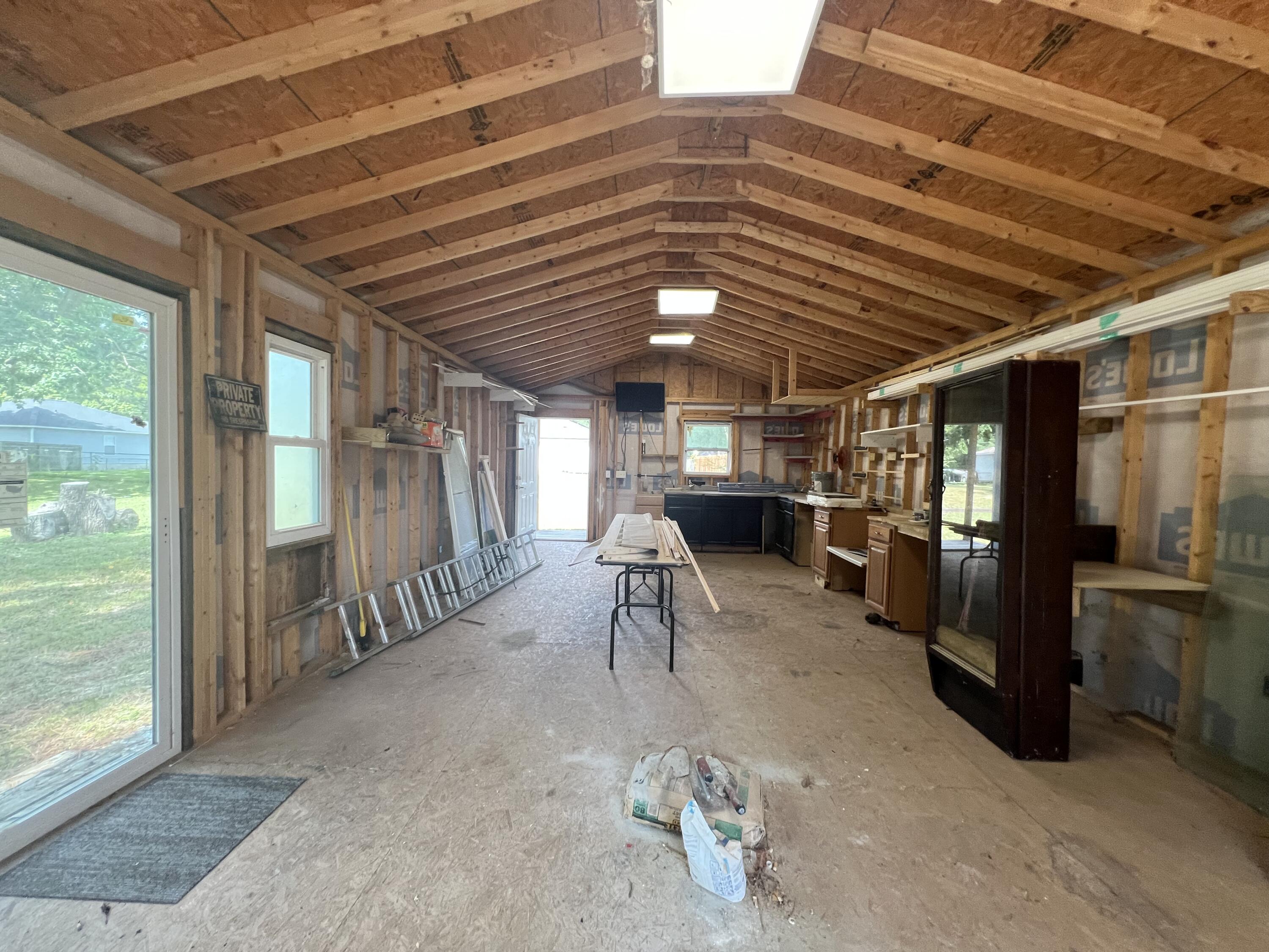 MORRIS ADDN TO CRESTVIEW - Residential