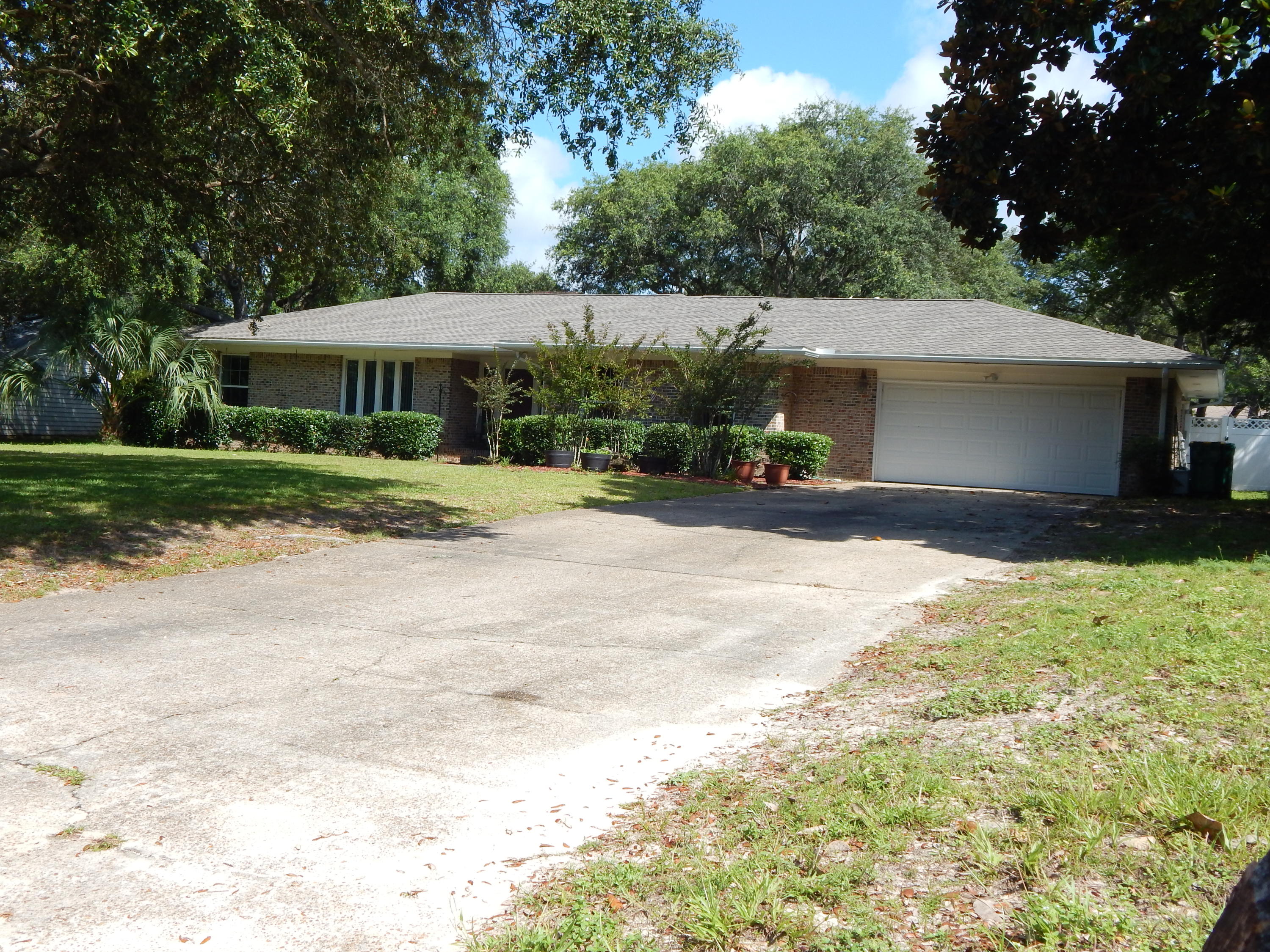 LAKE LORRAINE ESTATES - Residential