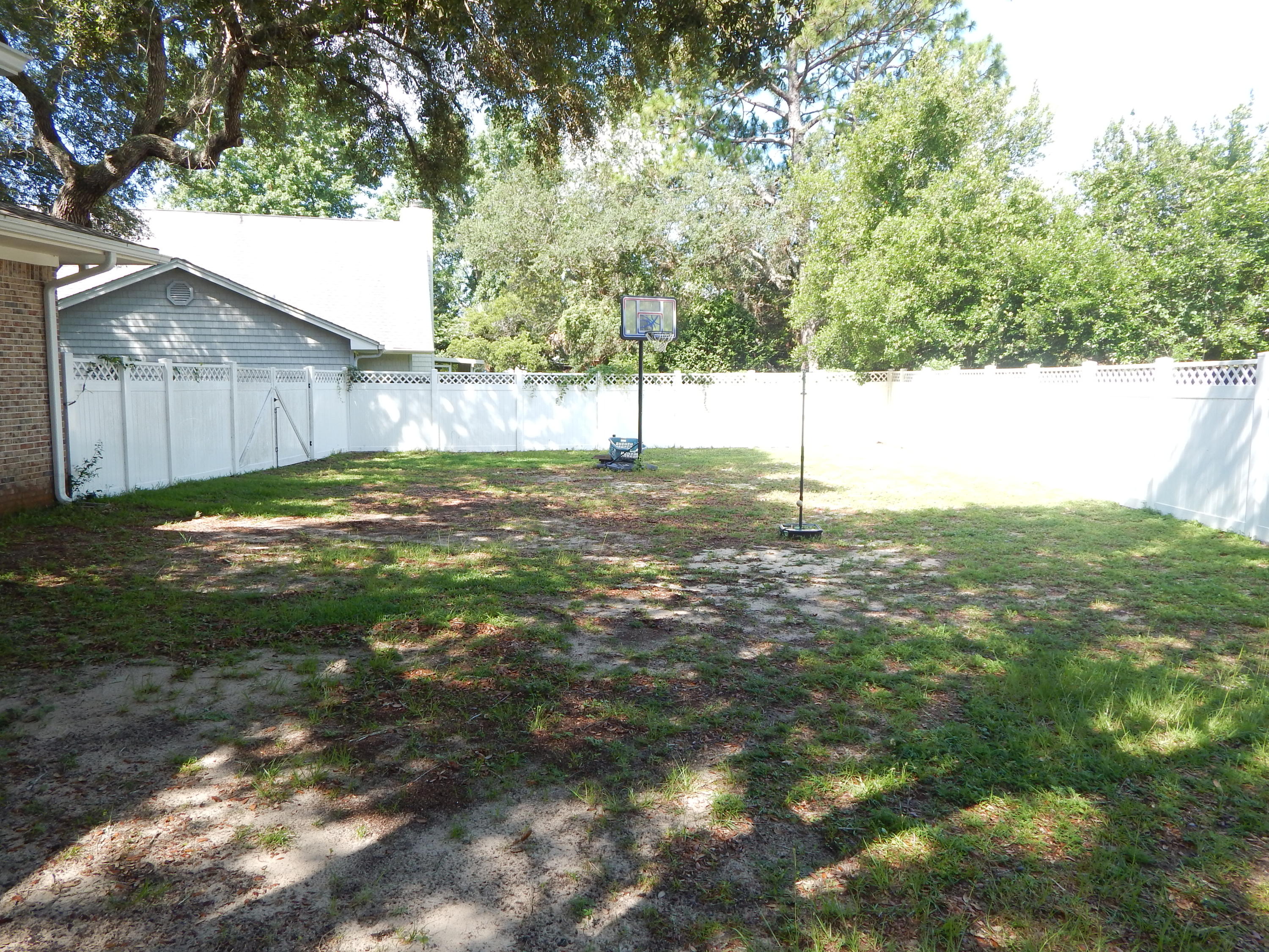 LAKE LORRAINE ESTATES - Residential