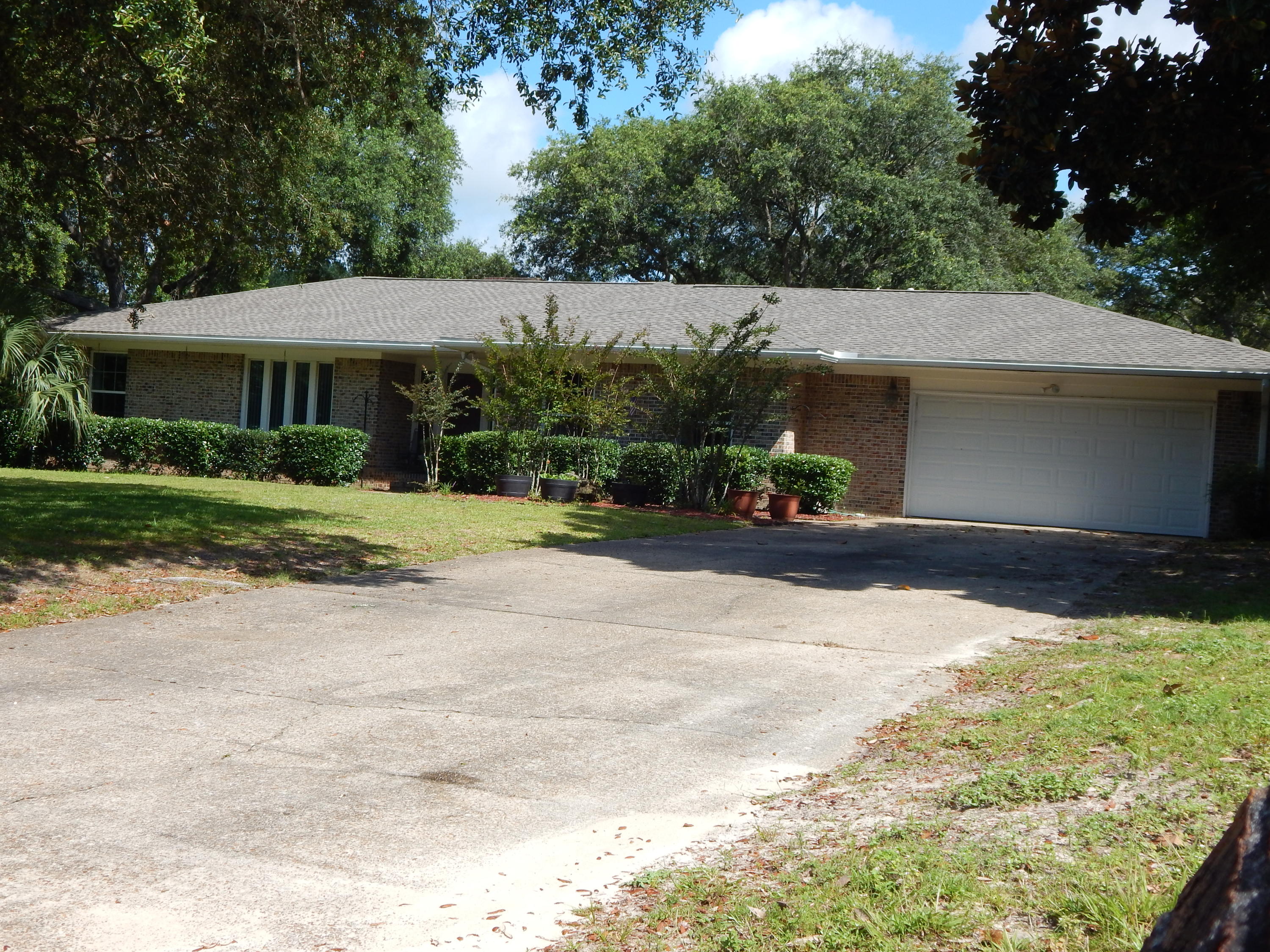 LAKE LORRAINE ESTATES - Residential