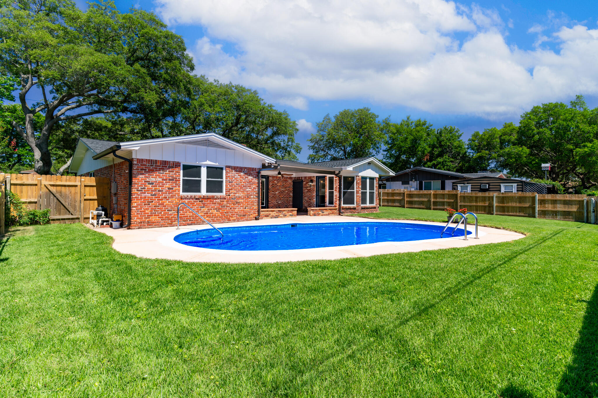 BAYOU WOODS 3RD ADDN - Residential