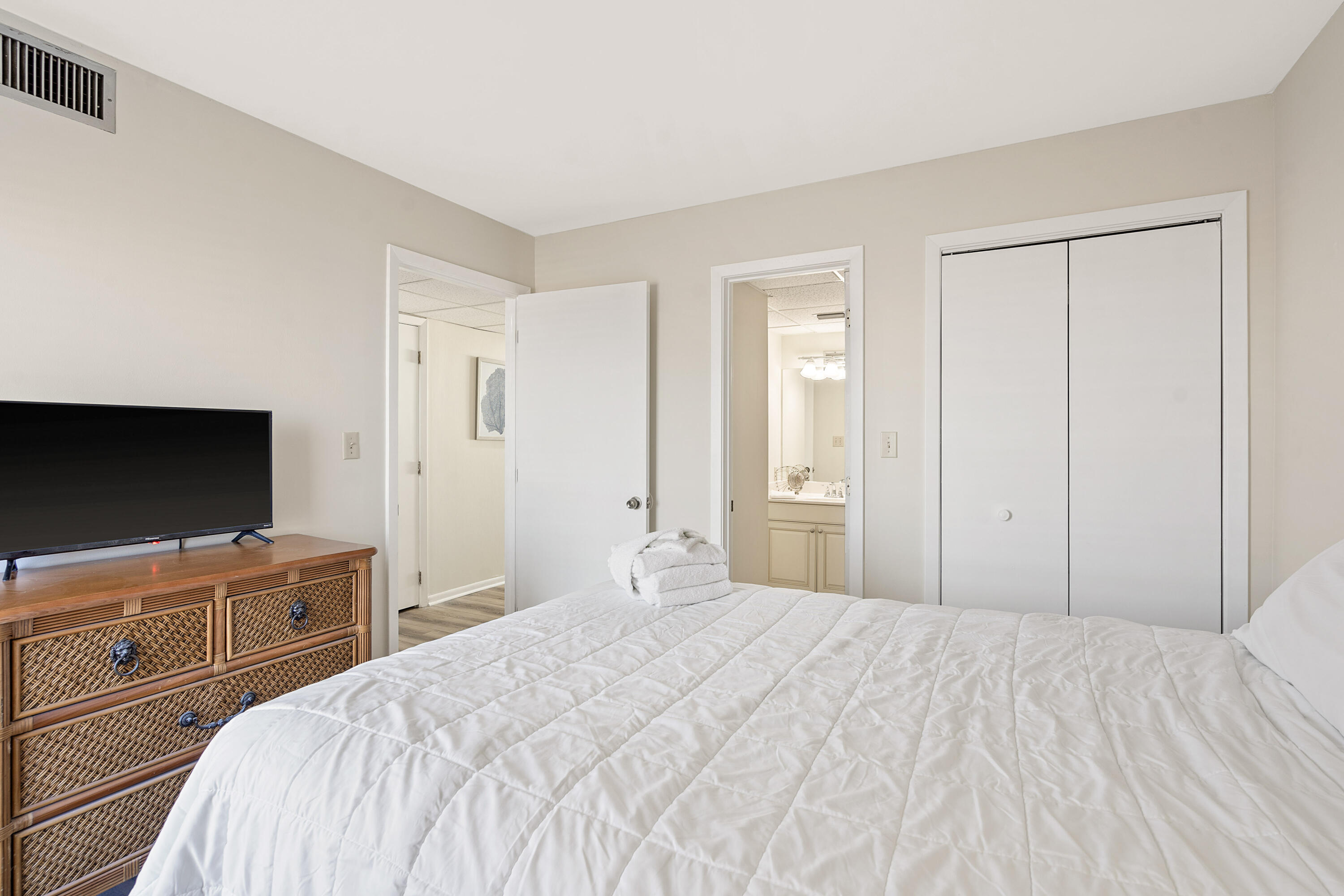 EDGEWATER TOWER 1 - Residential