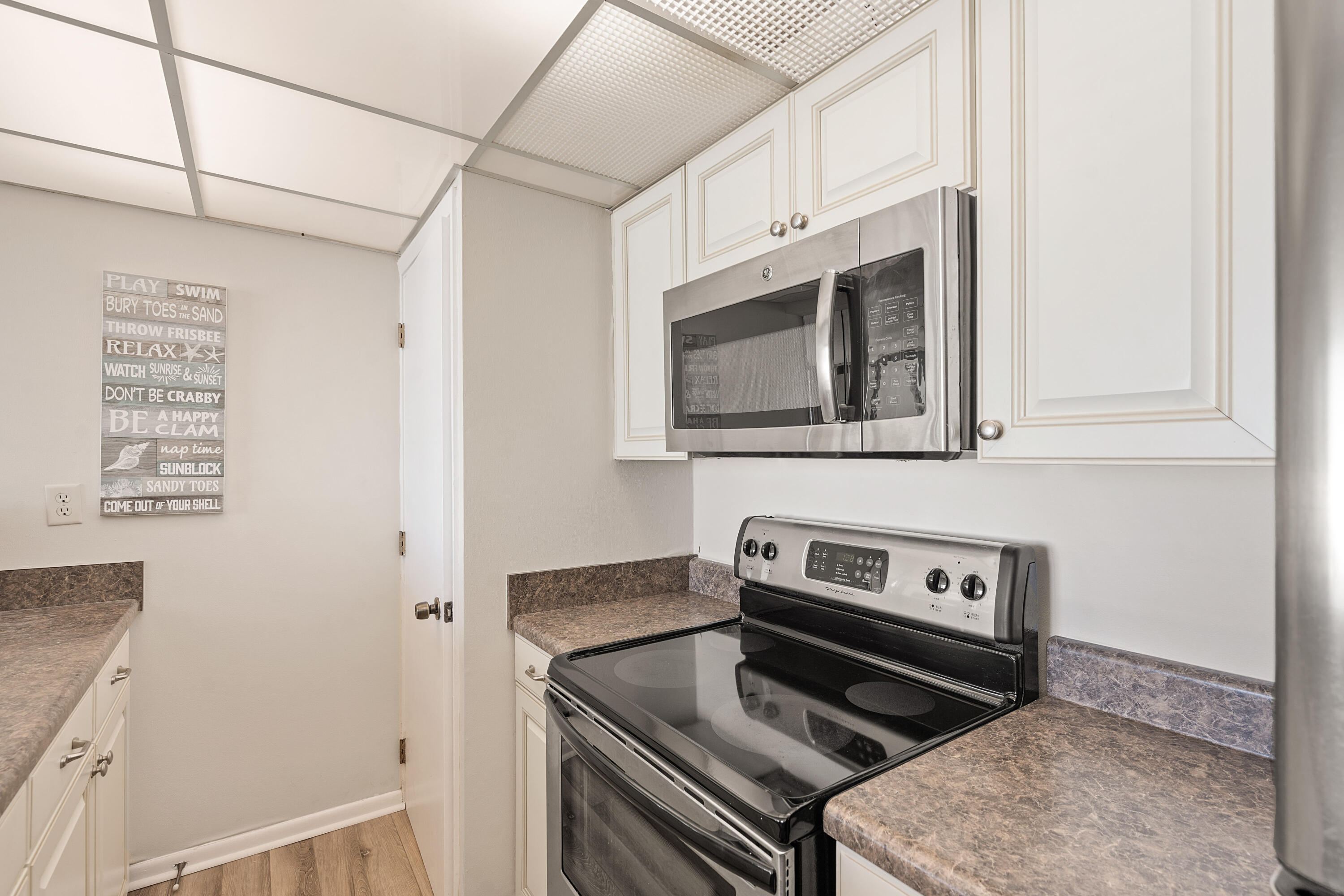 EDGEWATER TOWER 1 - Residential