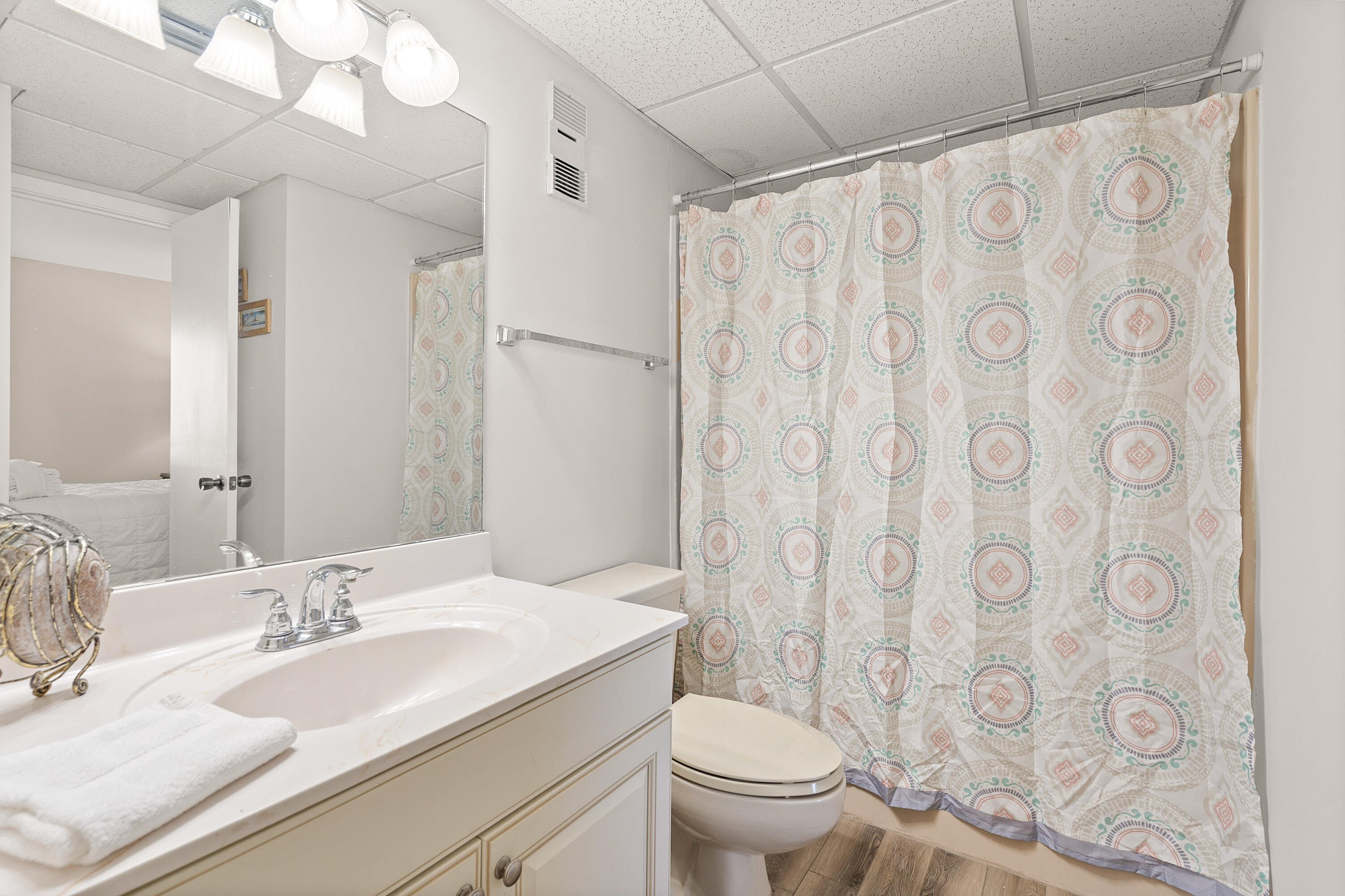 EDGEWATER TOWER 1 - Residential