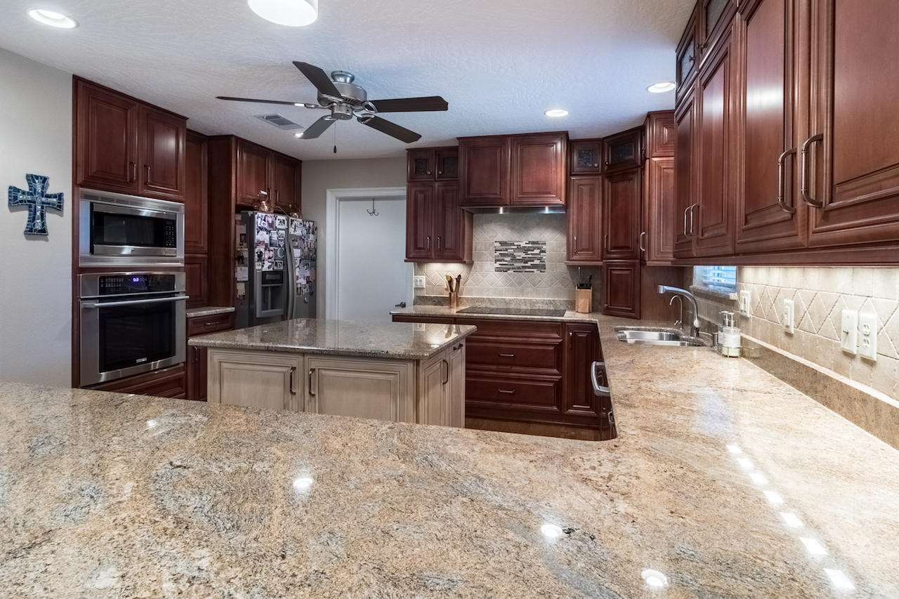 ROCKY BAYOU COUNTRY CLUB ESTATES 1 - Residential