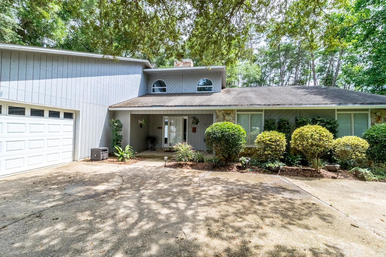 ROCKY BAYOU COUNTRY CLUB ESTATES 1 - Residential