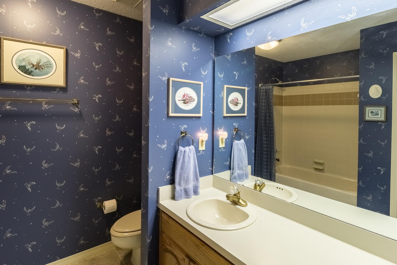 ROCKY BAYOU COUNTRY CLUB ESTATES 1 - Residential