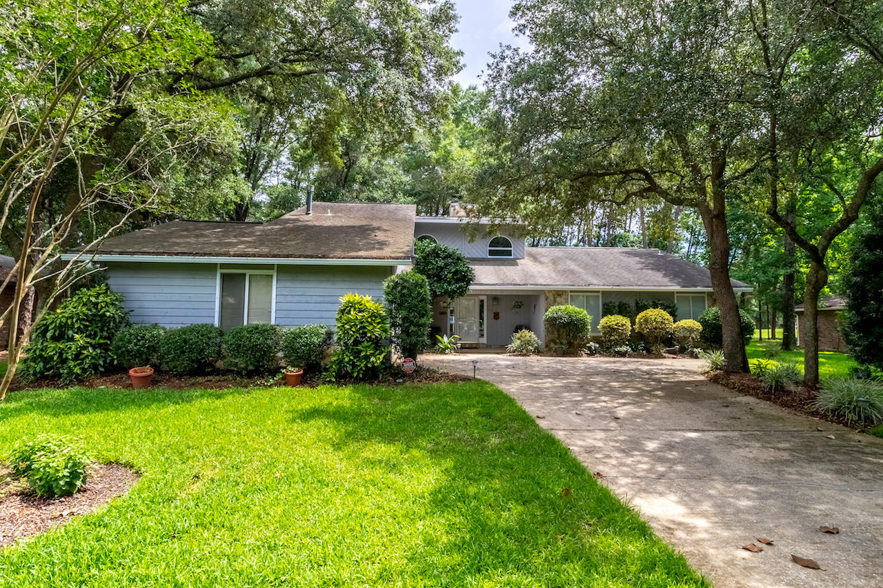 ROCKY BAYOU COUNTRY CLUB ESTATES 1 - Residential