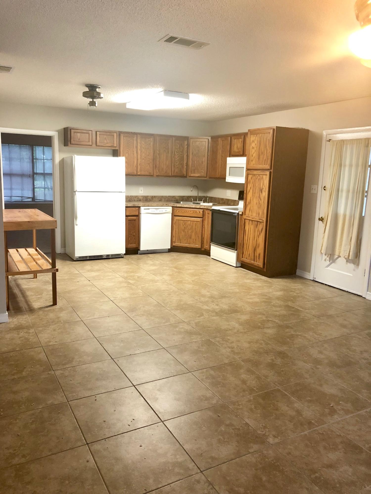HIGHLAND PARK - Residential Lease