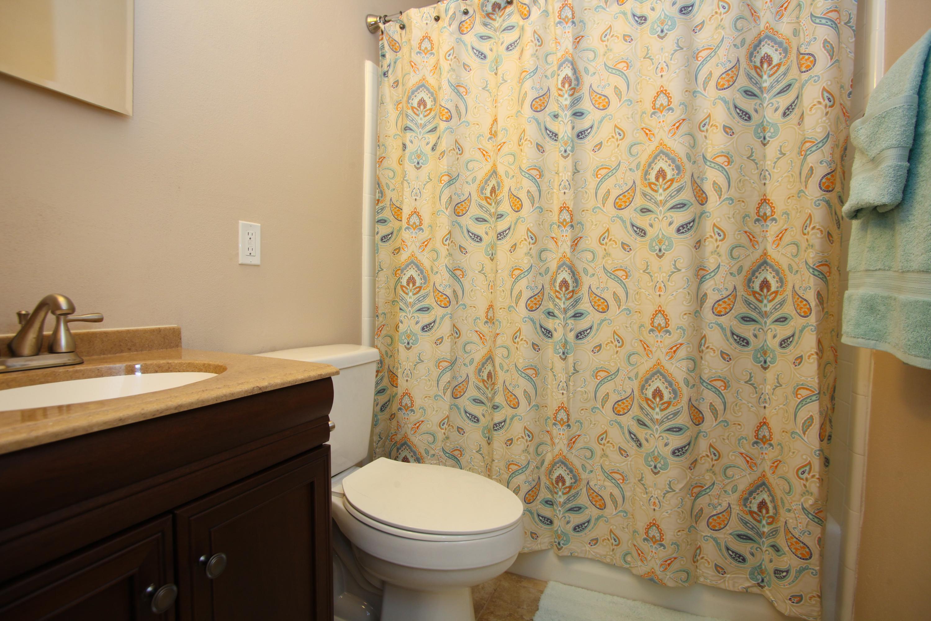 OAK TREE PARK - Residential