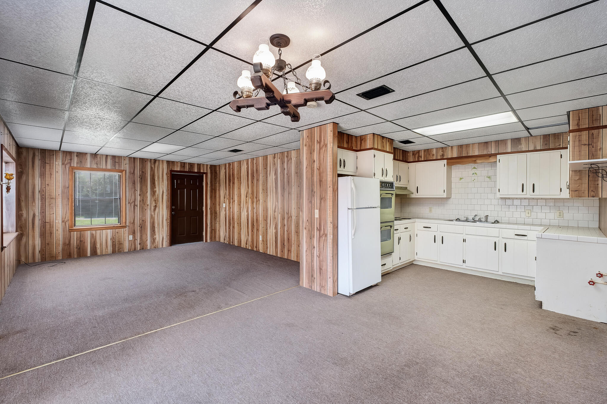 LAKE SHORE ESTATES - Residential