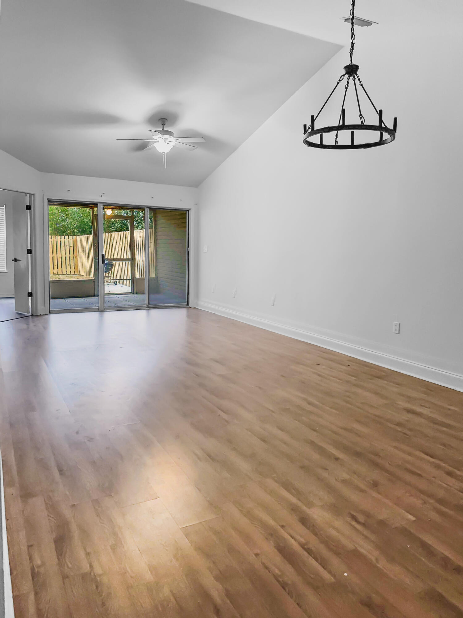ESCADA - Residential Lease