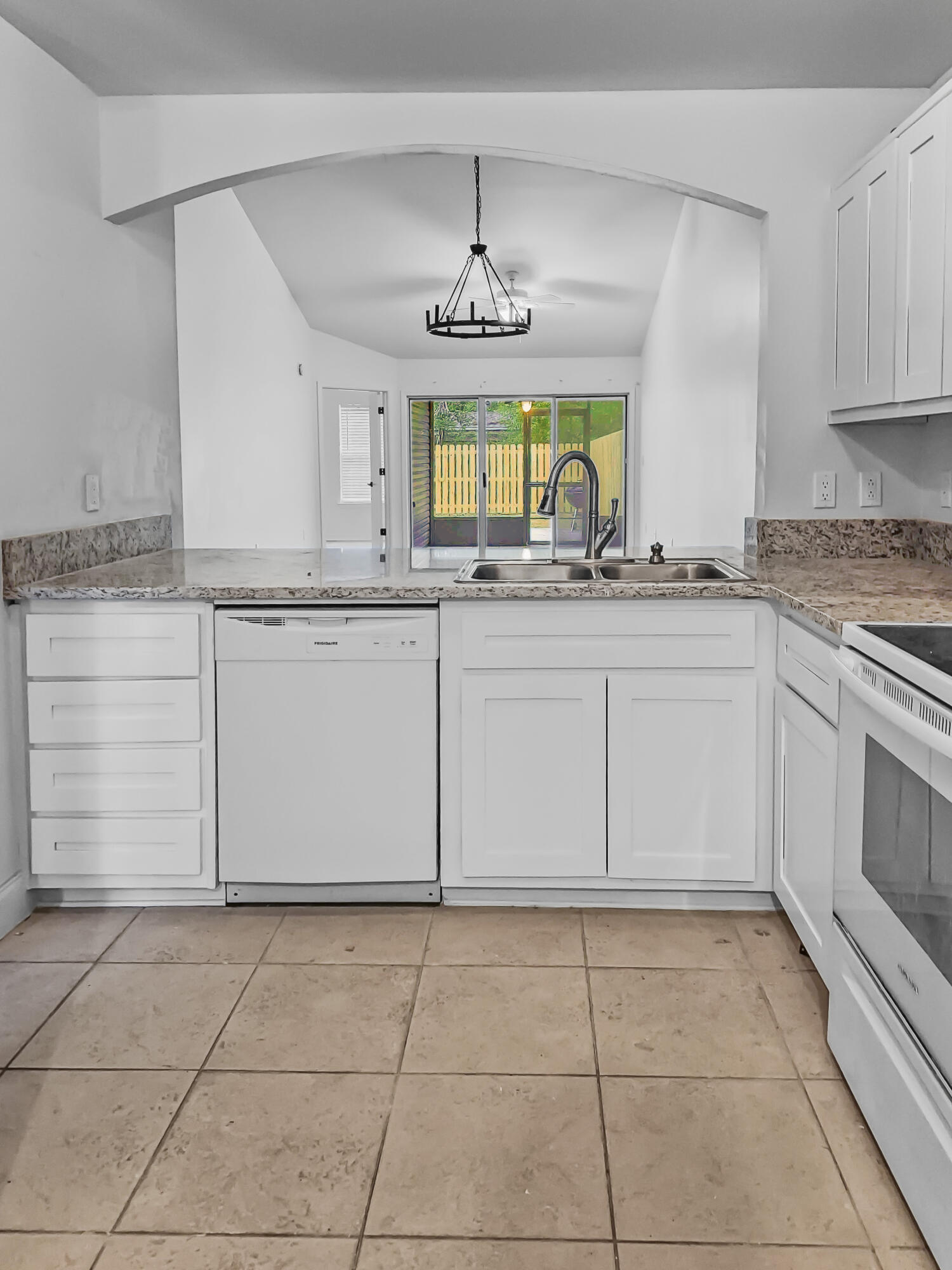 ESCADA - Residential Lease