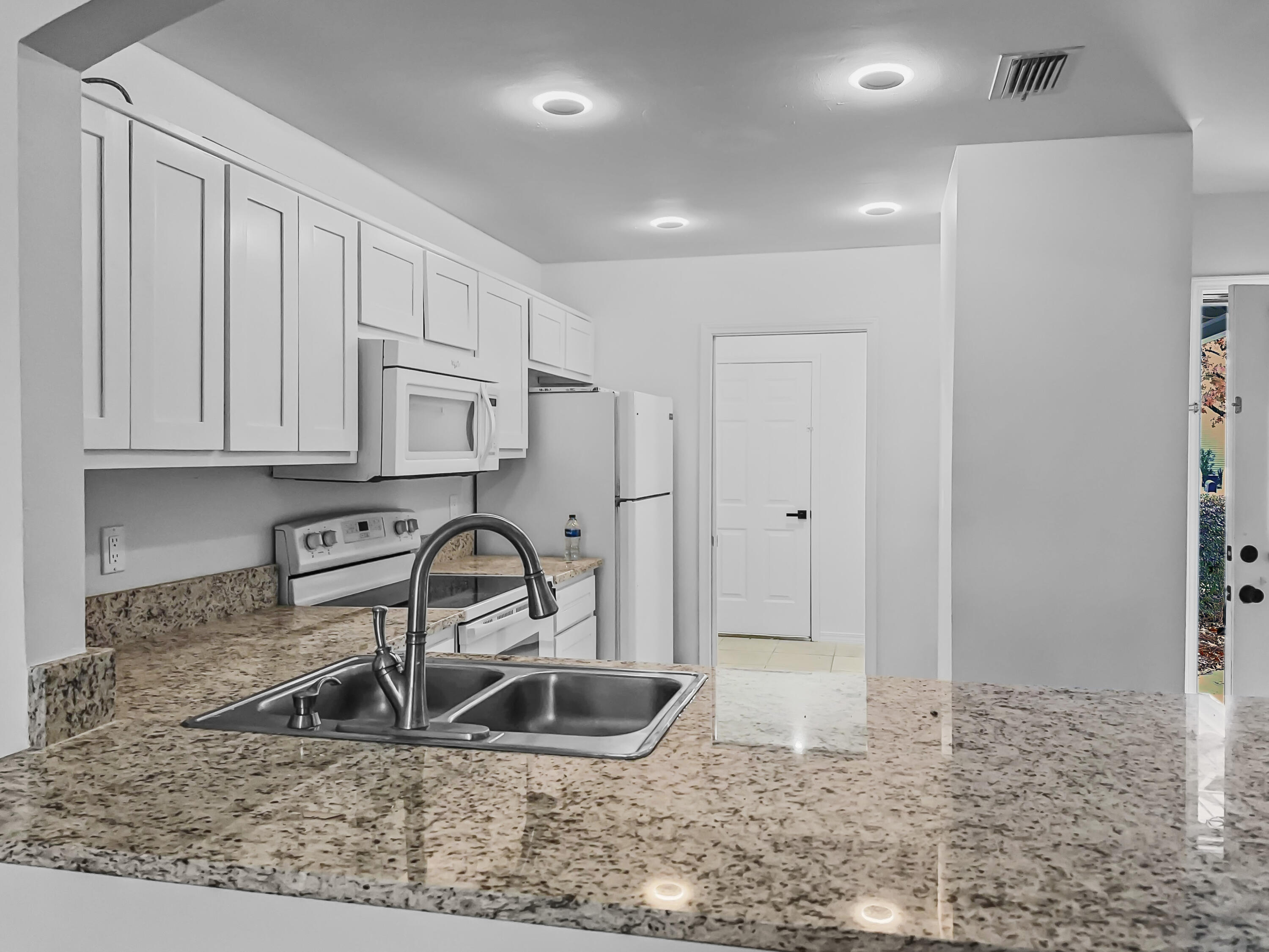 ESCADA - Residential Lease