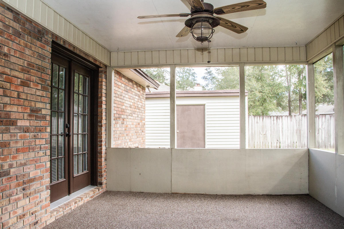 PLANTATION OAKS S/D - Residential Lease