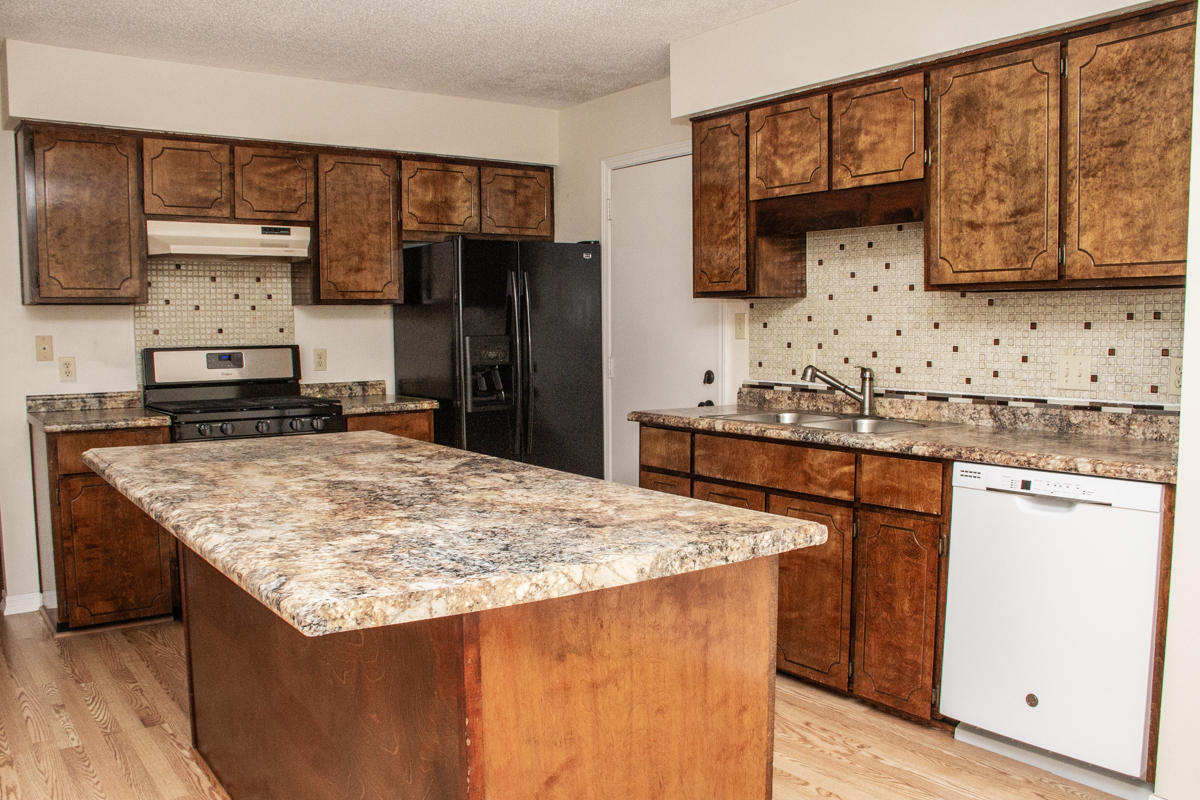 PLANTATION OAKS S/D - Residential Lease