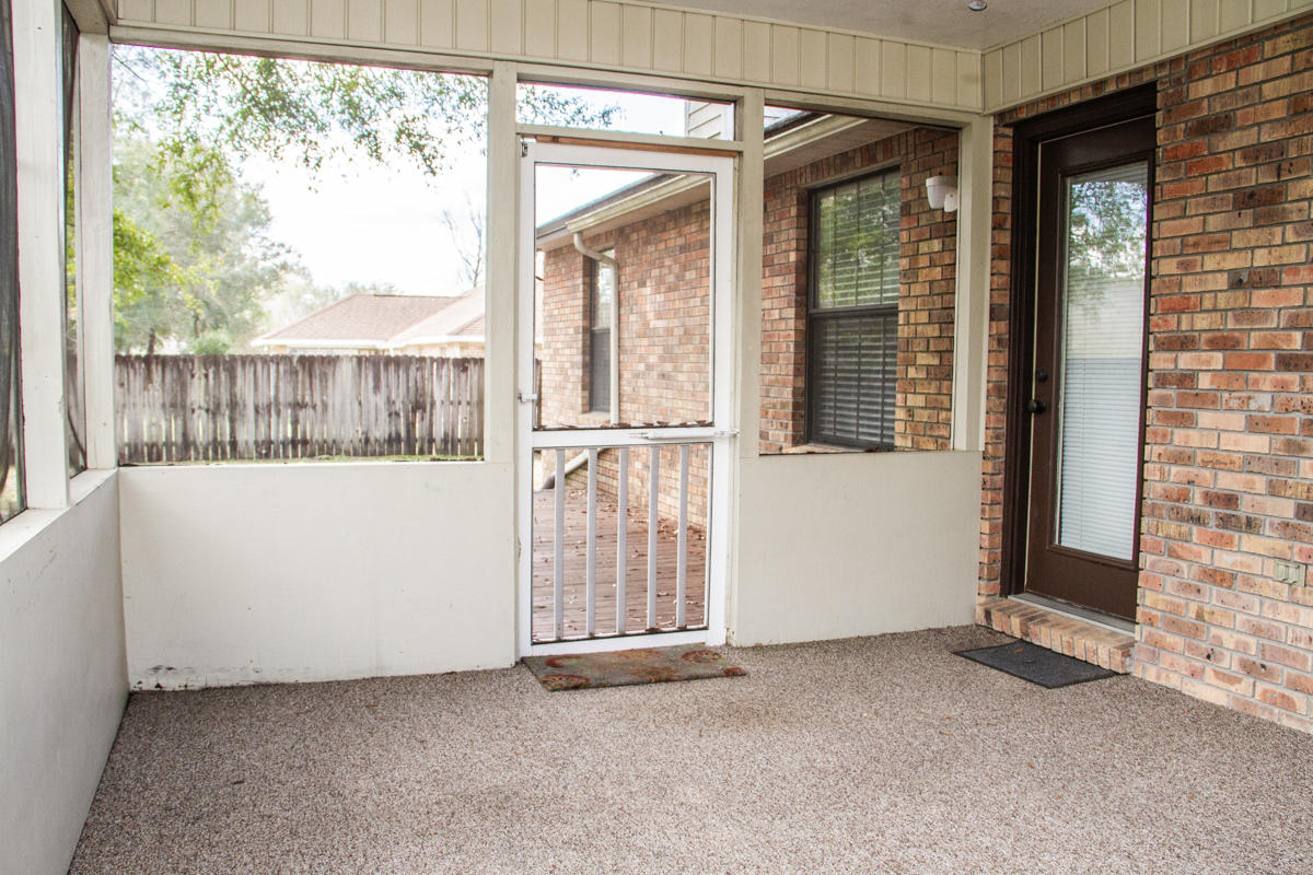 PLANTATION OAKS S/D - Residential Lease