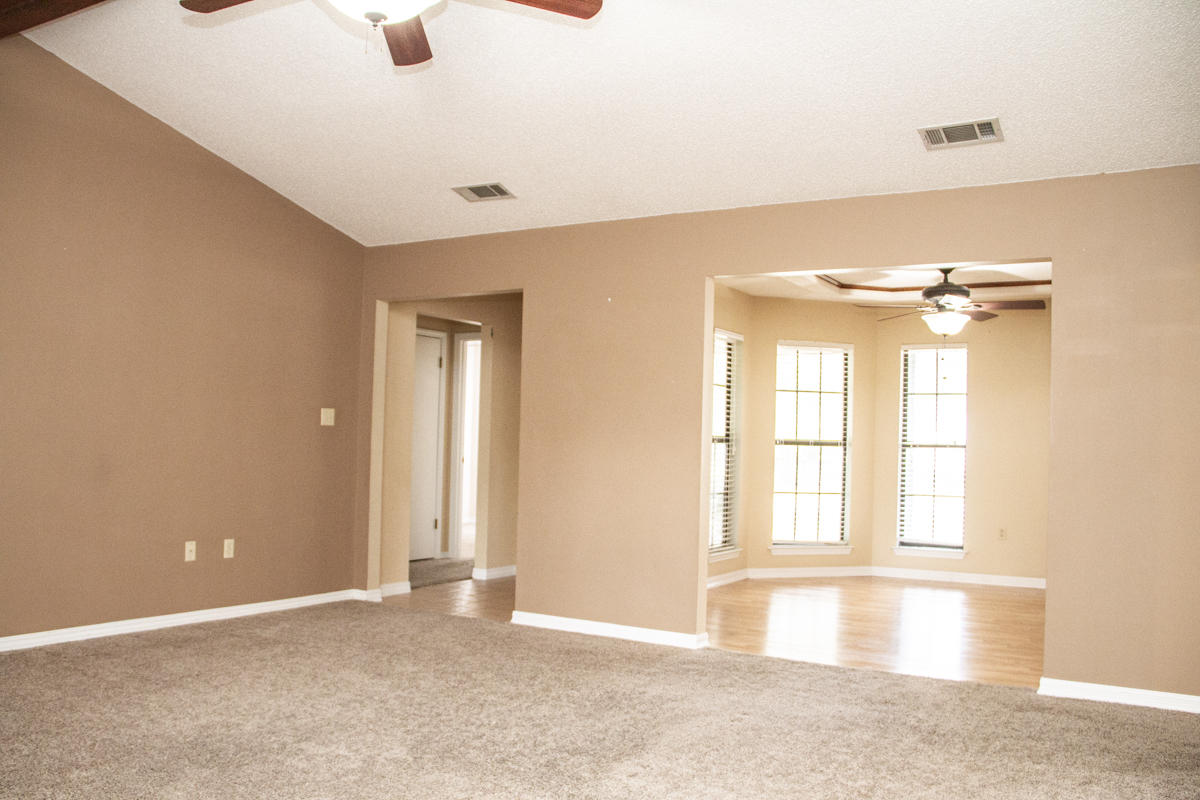 PLANTATION OAKS S/D - Residential Lease