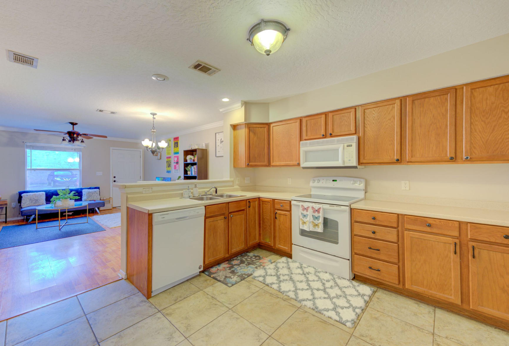 SHAY LIN T/H - Residential