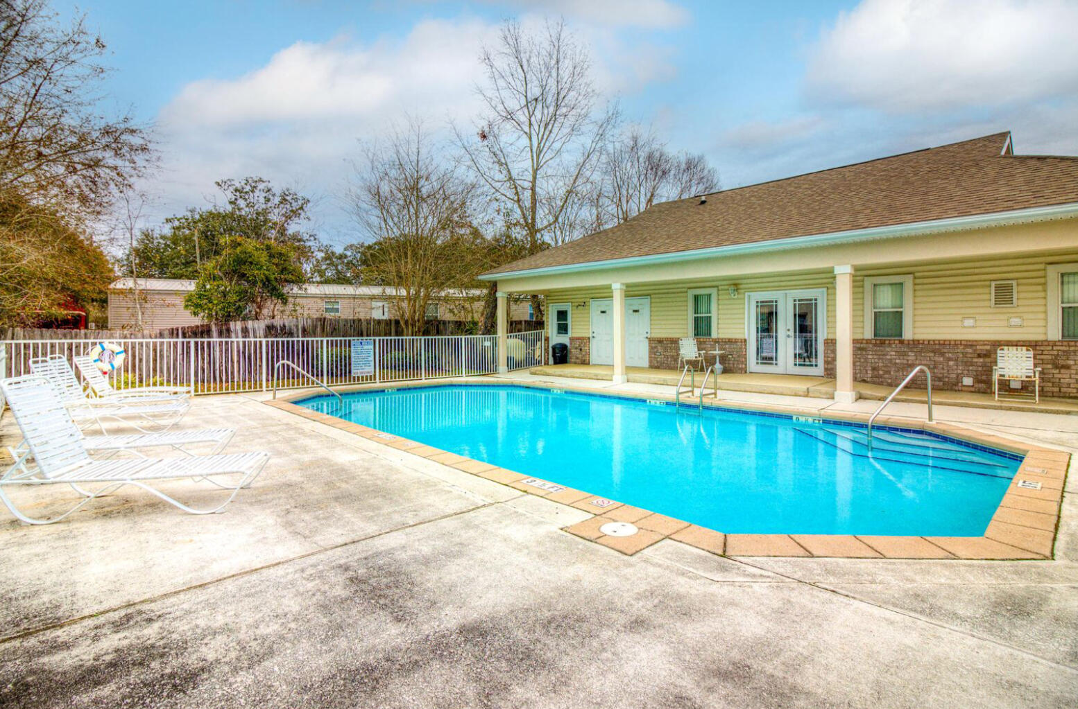 SHAY LIN T/H - Residential