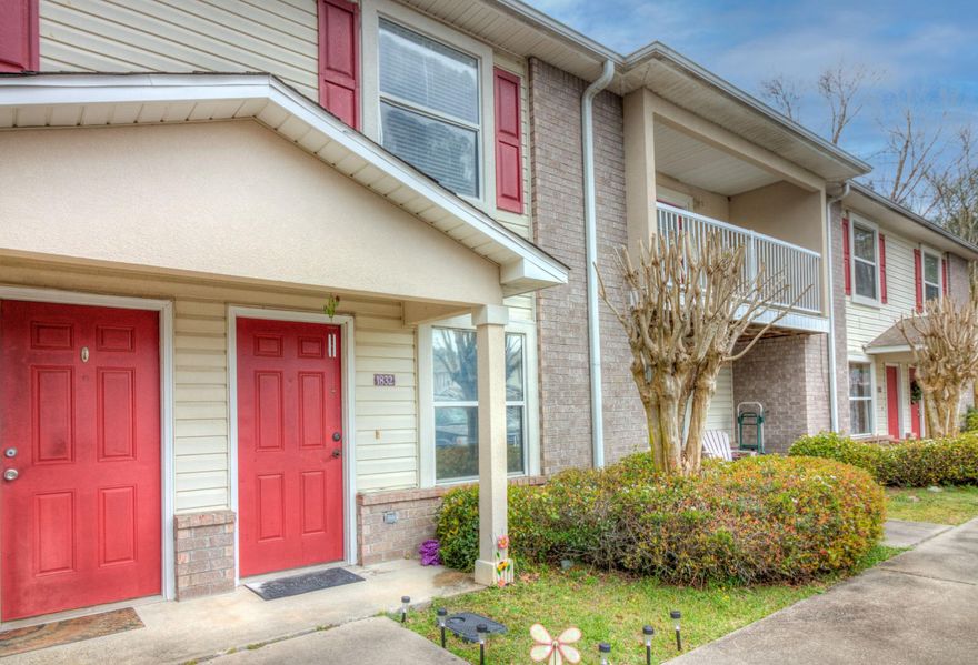 Very nice 2BD/2.5BA townhome located in the heart of Niceville near shopping, restaurants, Eglin military base and VPS airport. Very well maintained, great rental, A/C was replaced 4 years ago and the HOA is only $180 monthly! The community has an in ground pool and clubhouse.