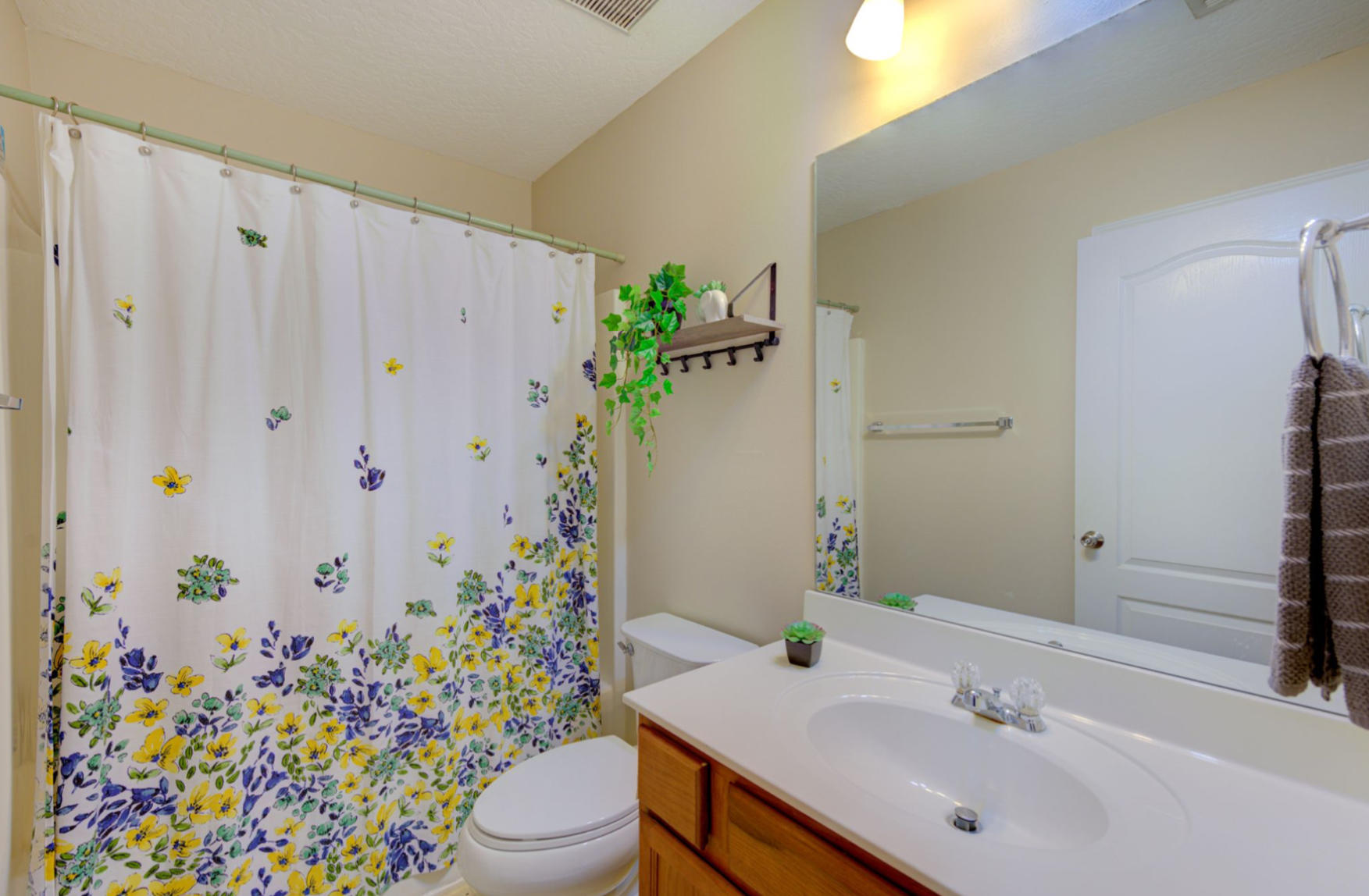 SHAY LIN T/H - Residential