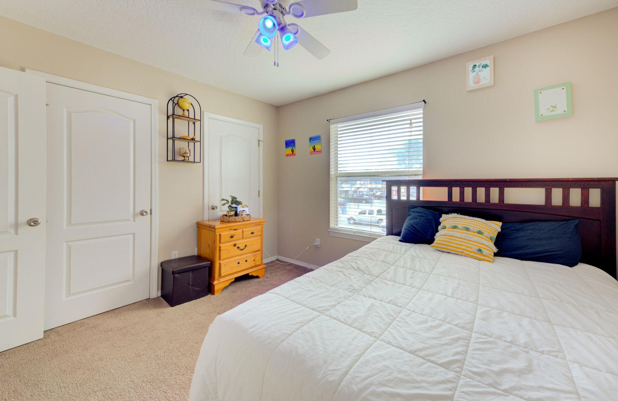 SHAY LIN T/H - Residential