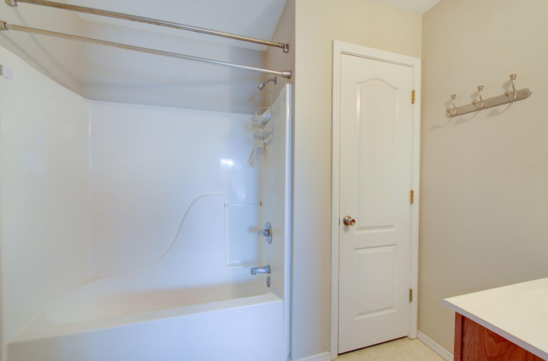 SHAY LIN T/H - Residential