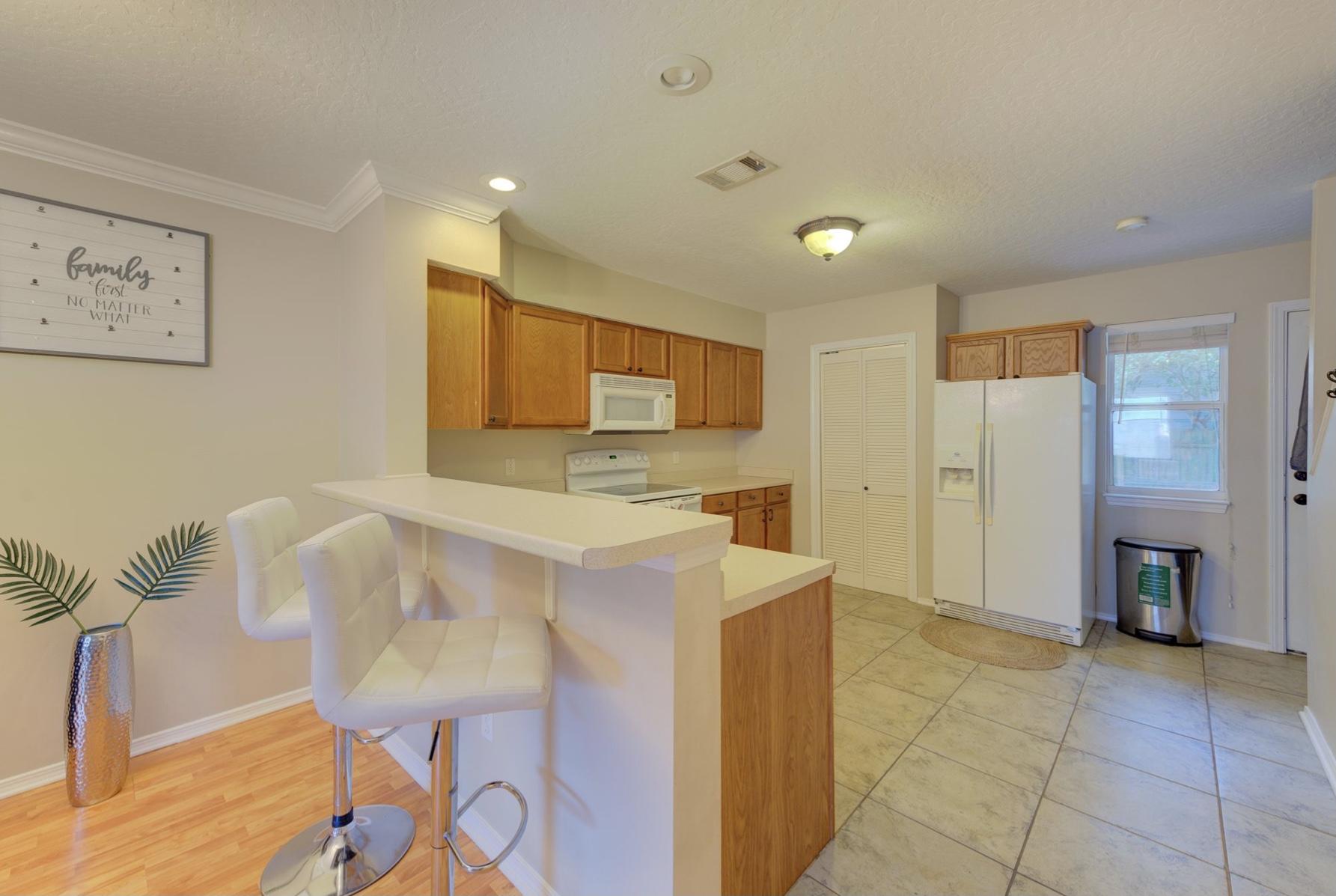 SHAY LIN T/H - Residential